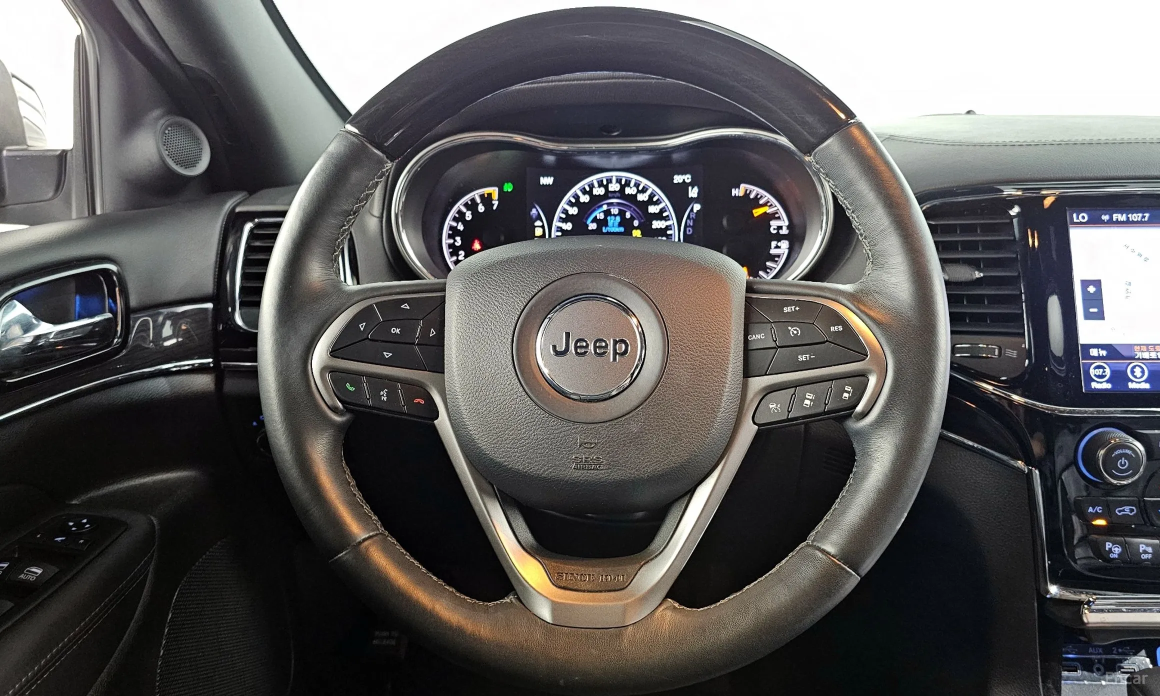 Jeep Grand Cherokee превью 13