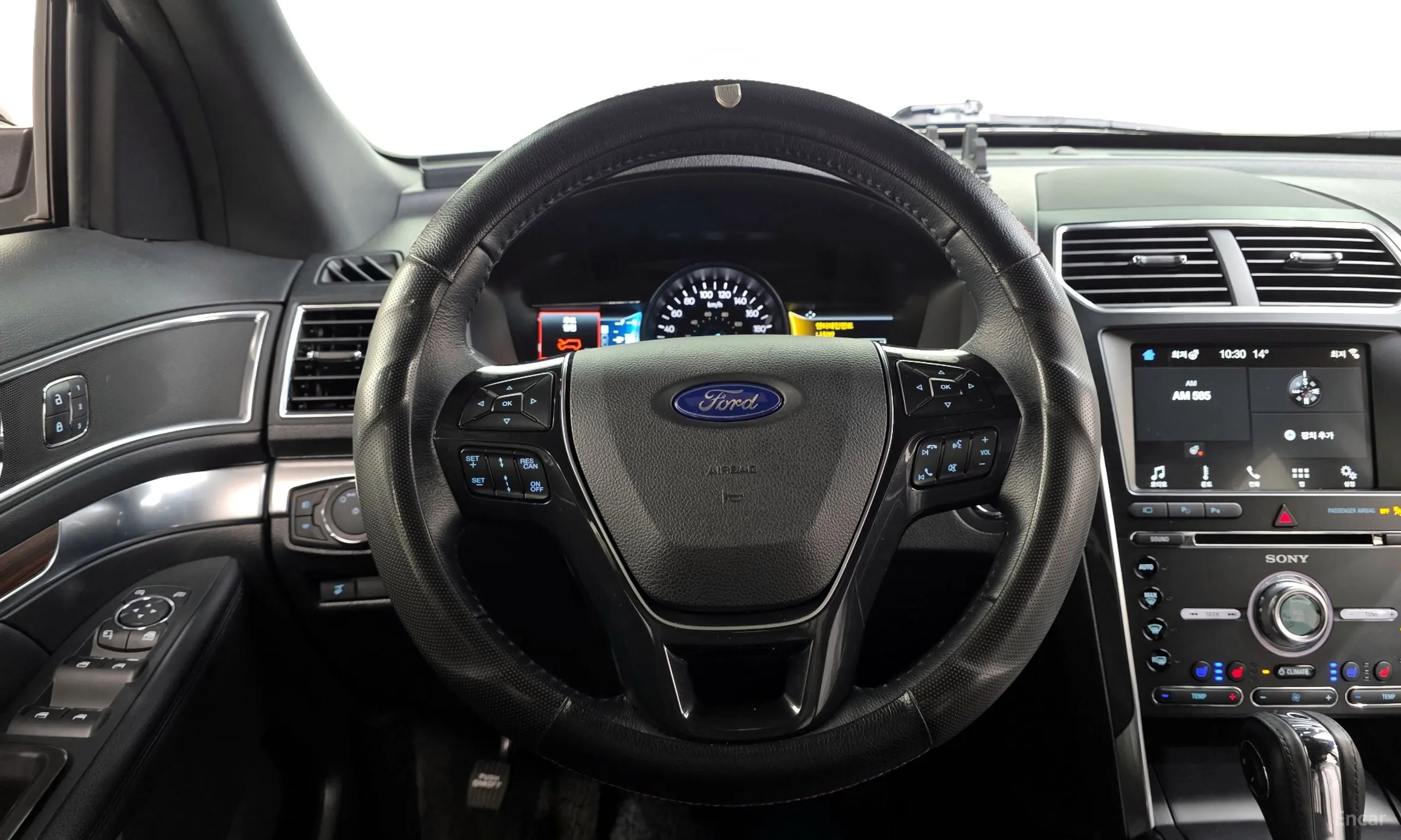 Ford Explorer превью 13