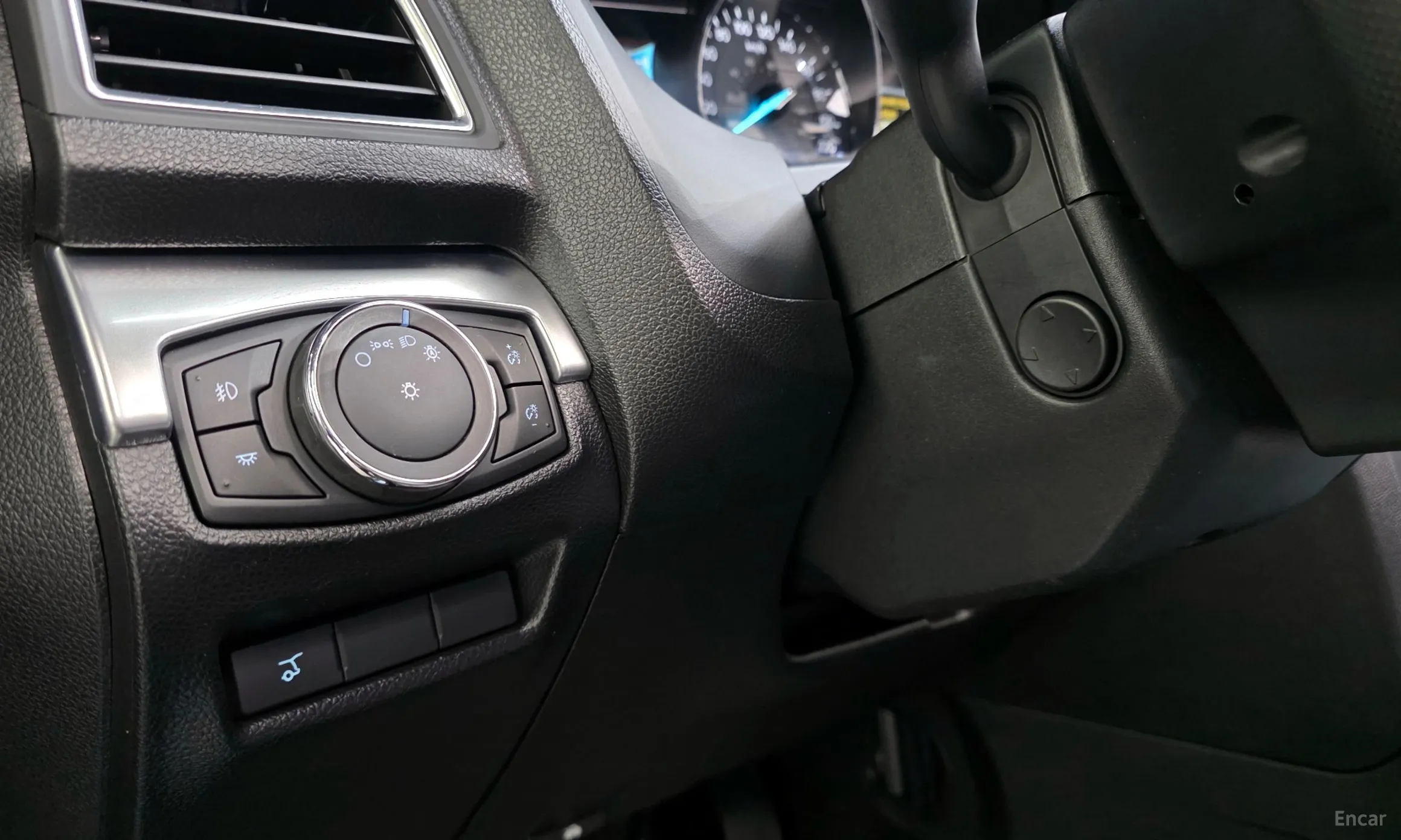 Ford Explorer превью 19