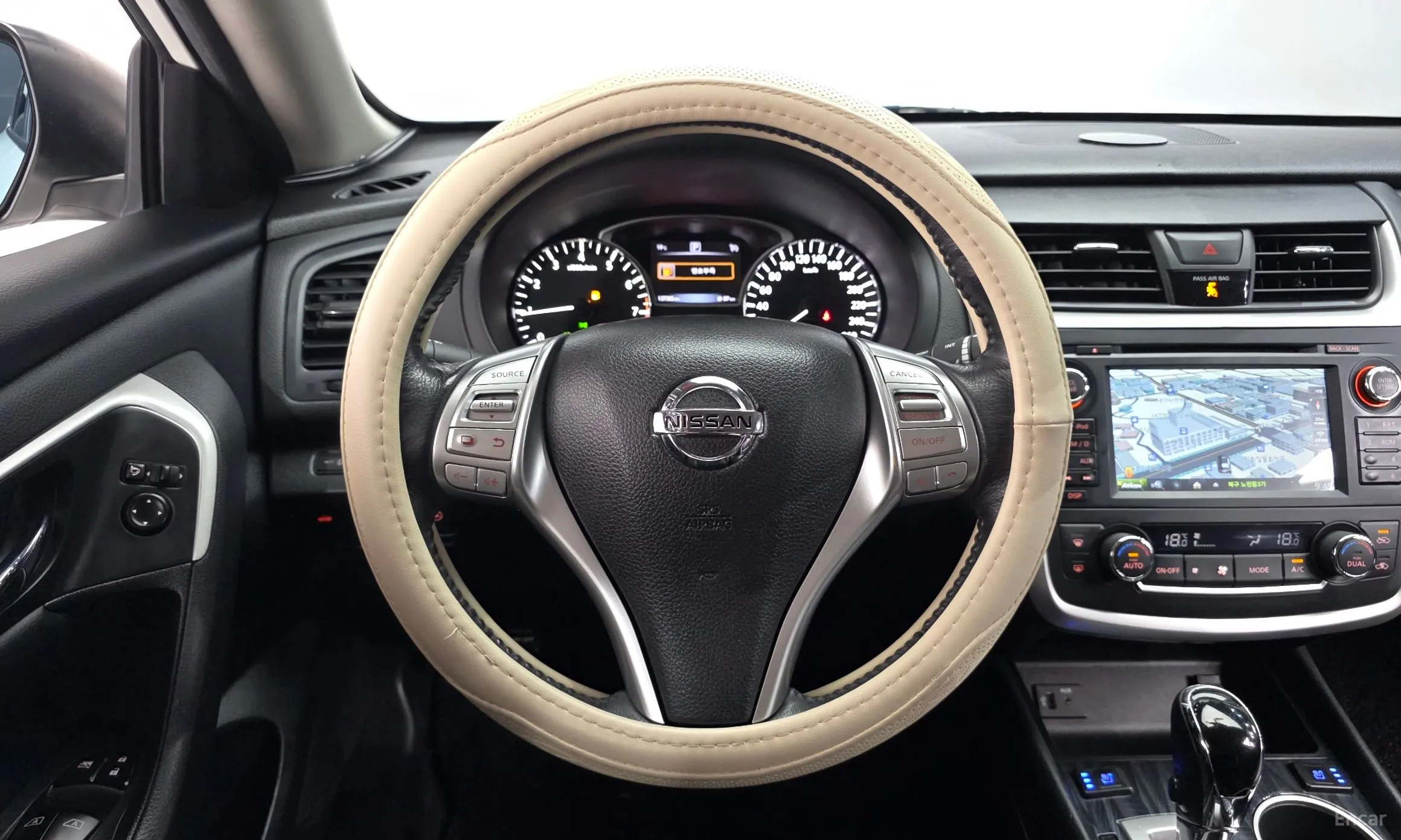 Nissan Altima превью 12