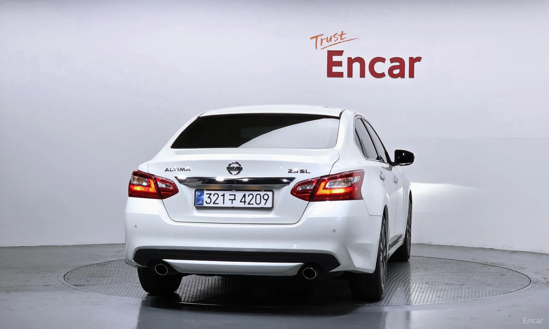 Nissan Altima превью 4
