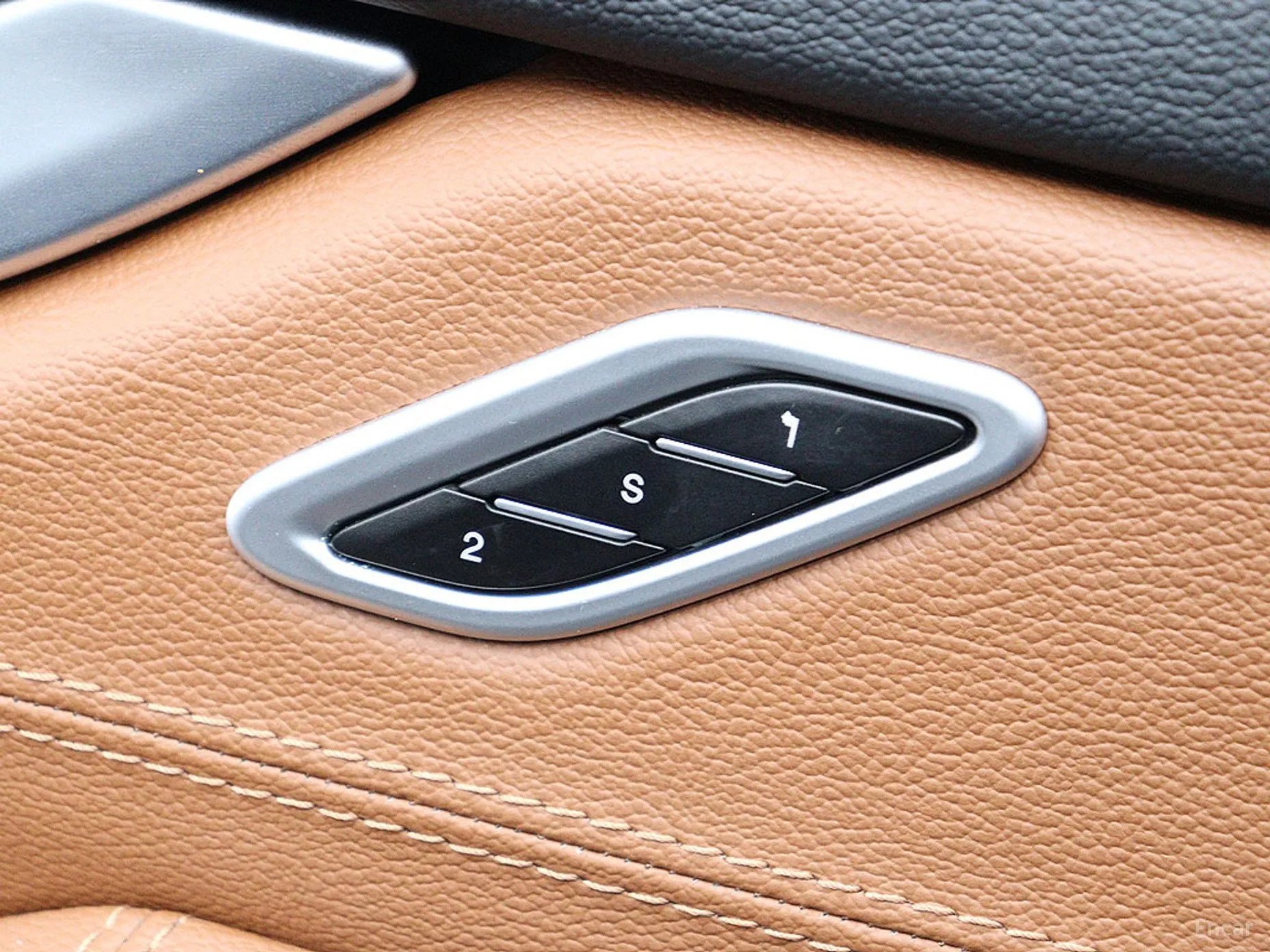 Maserati Levante превью 12