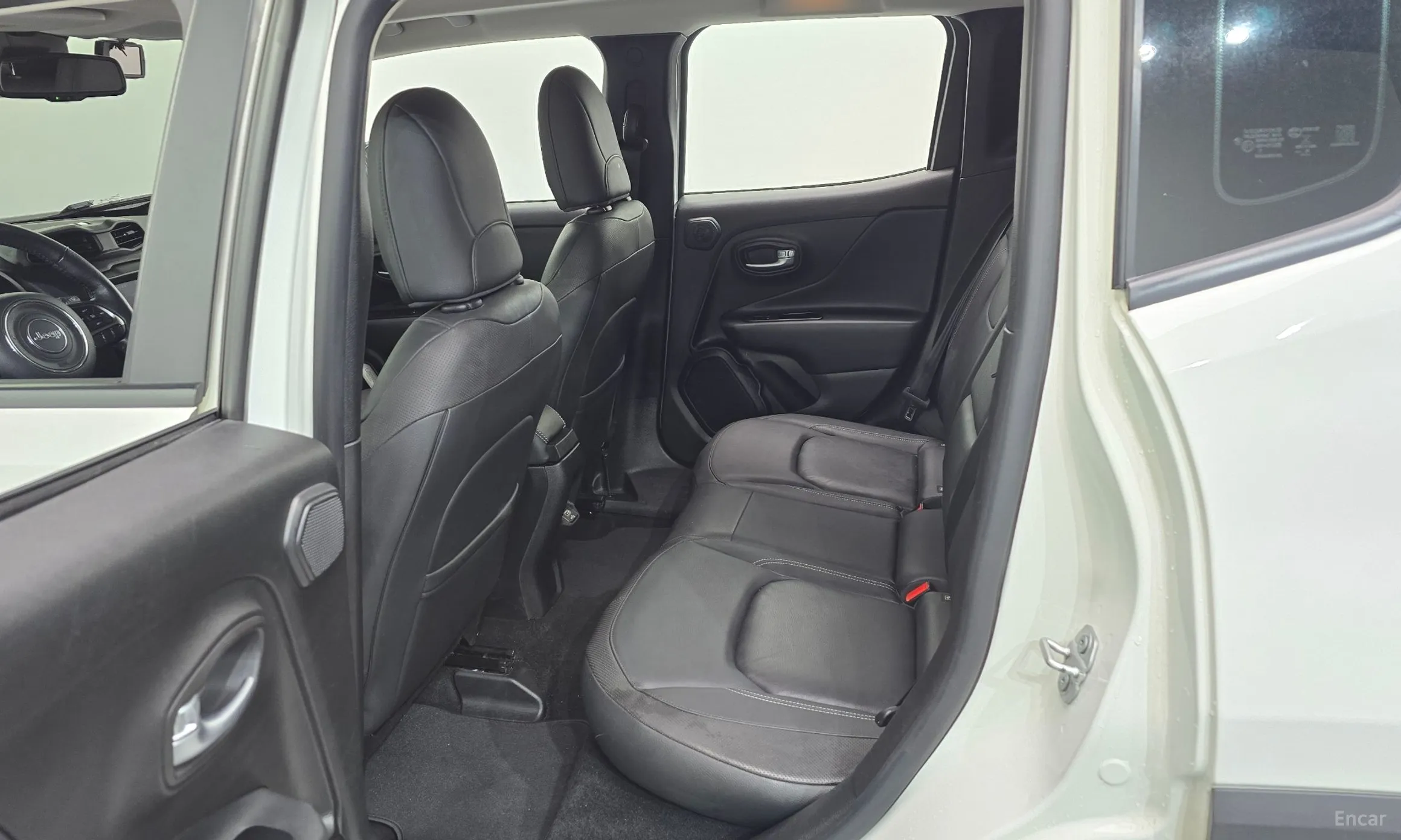 Jeep Renegade превью 11