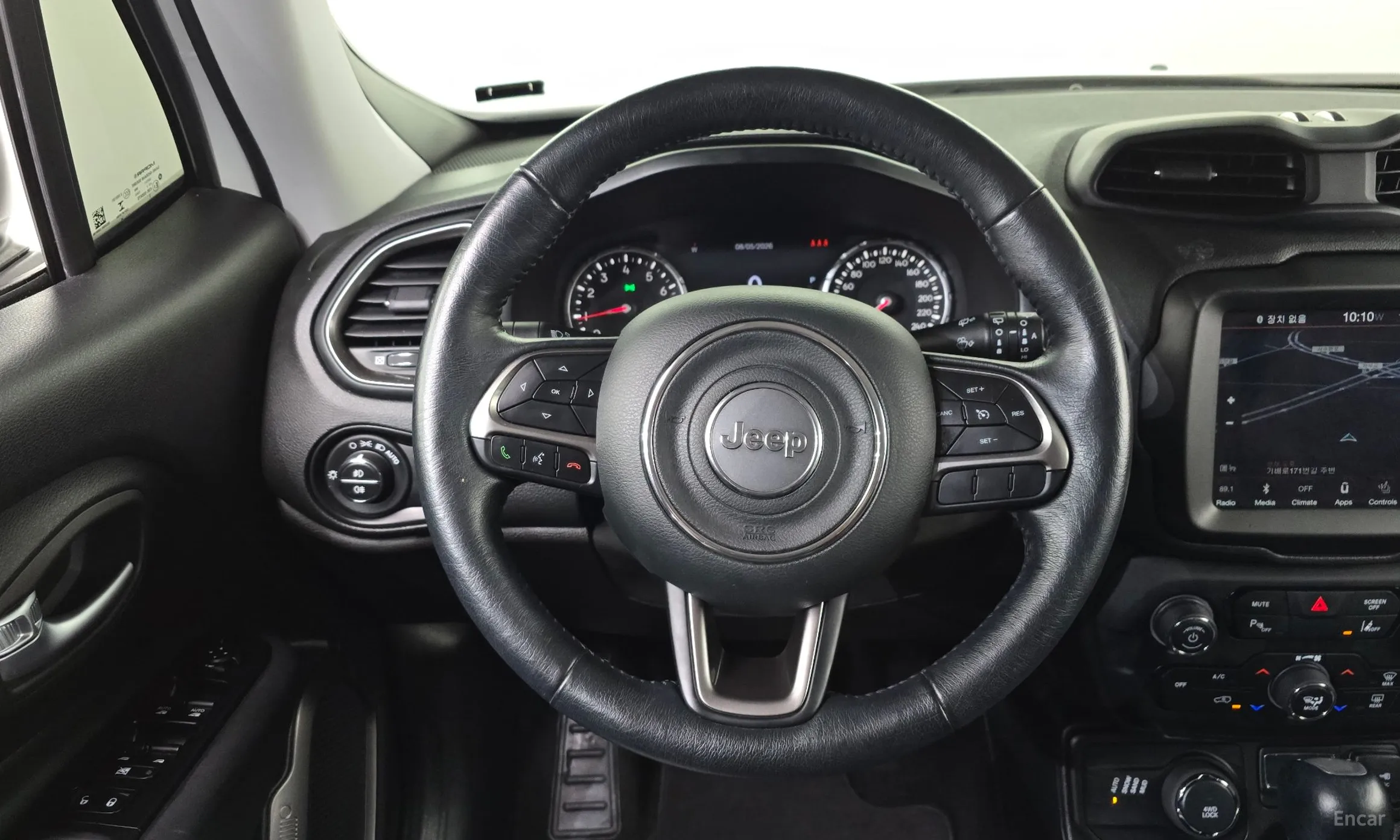 Jeep Renegade превью 14