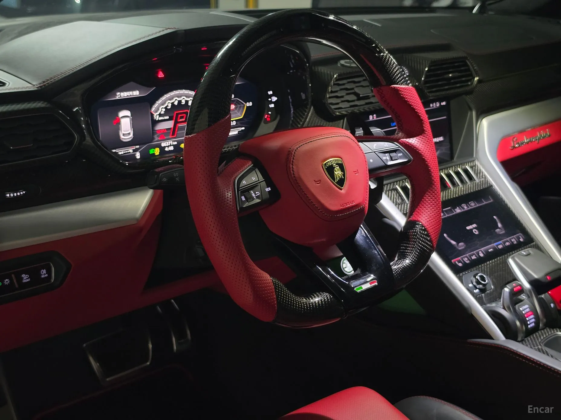 Lamborghini Urus превью 6