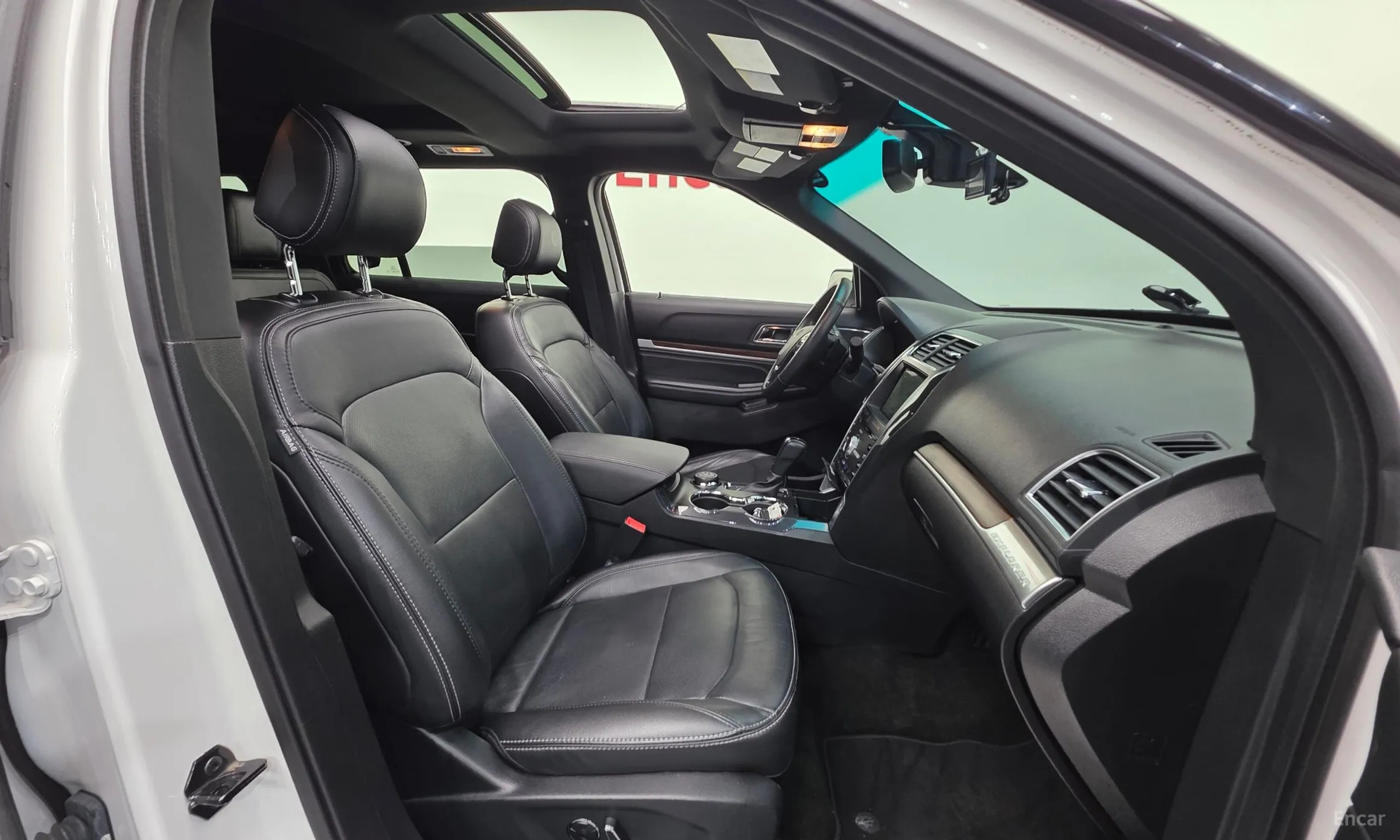 Ford Explorer превью 10