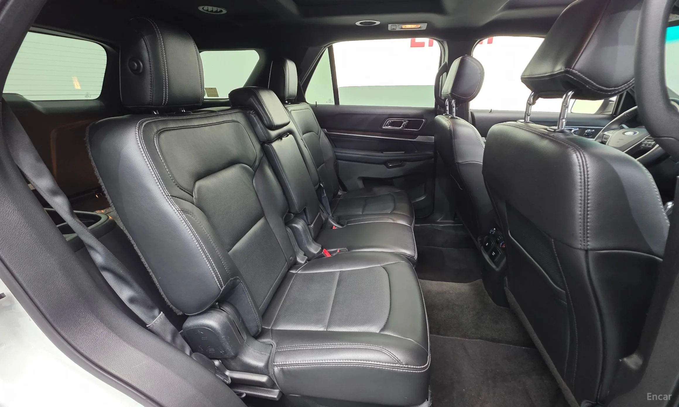 Ford Explorer превью 19