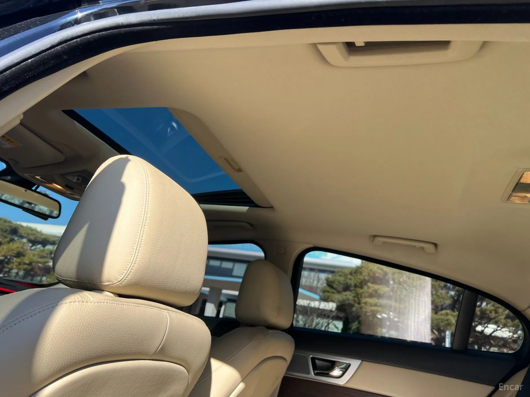 Jaguar New XF превью 13