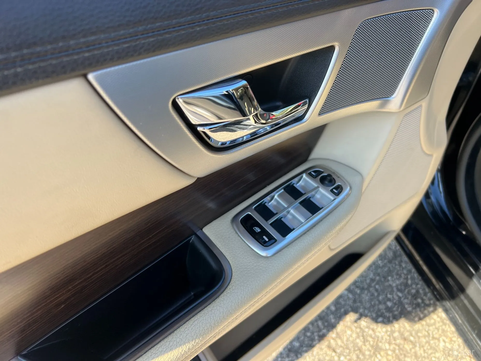 Jaguar New XF превью 15