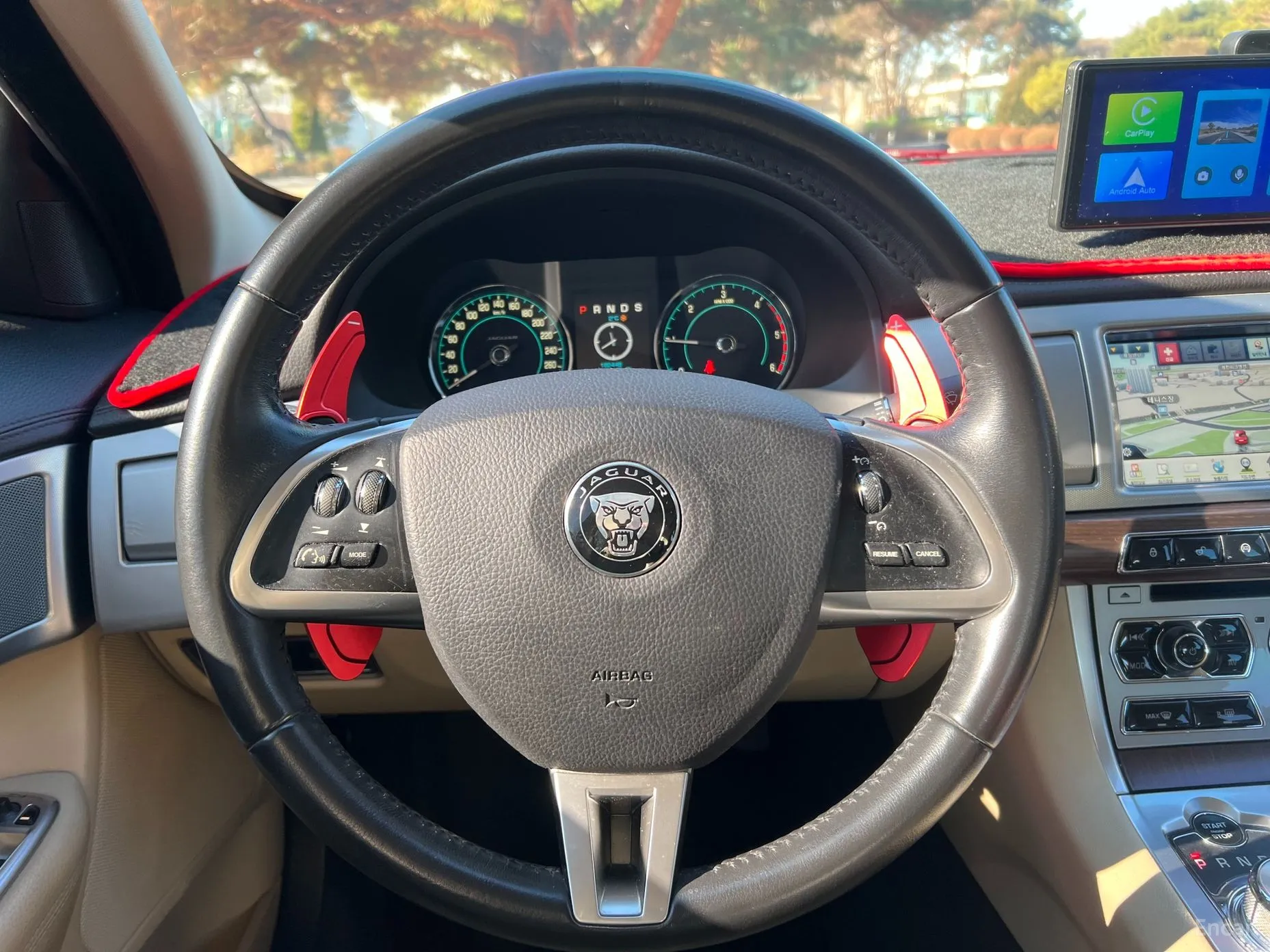 Jaguar New XF превью 8
