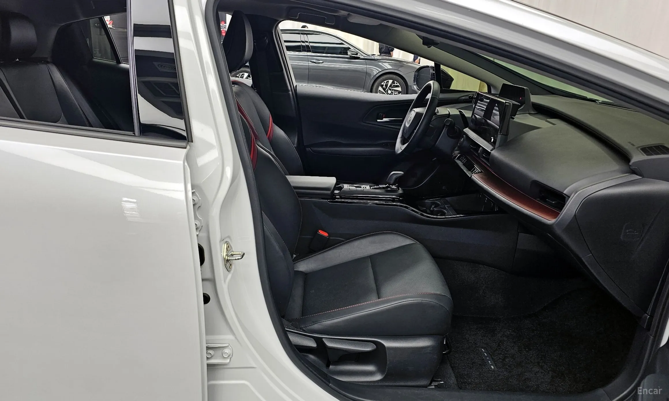 Toyota Prius 5th Generation превью 11