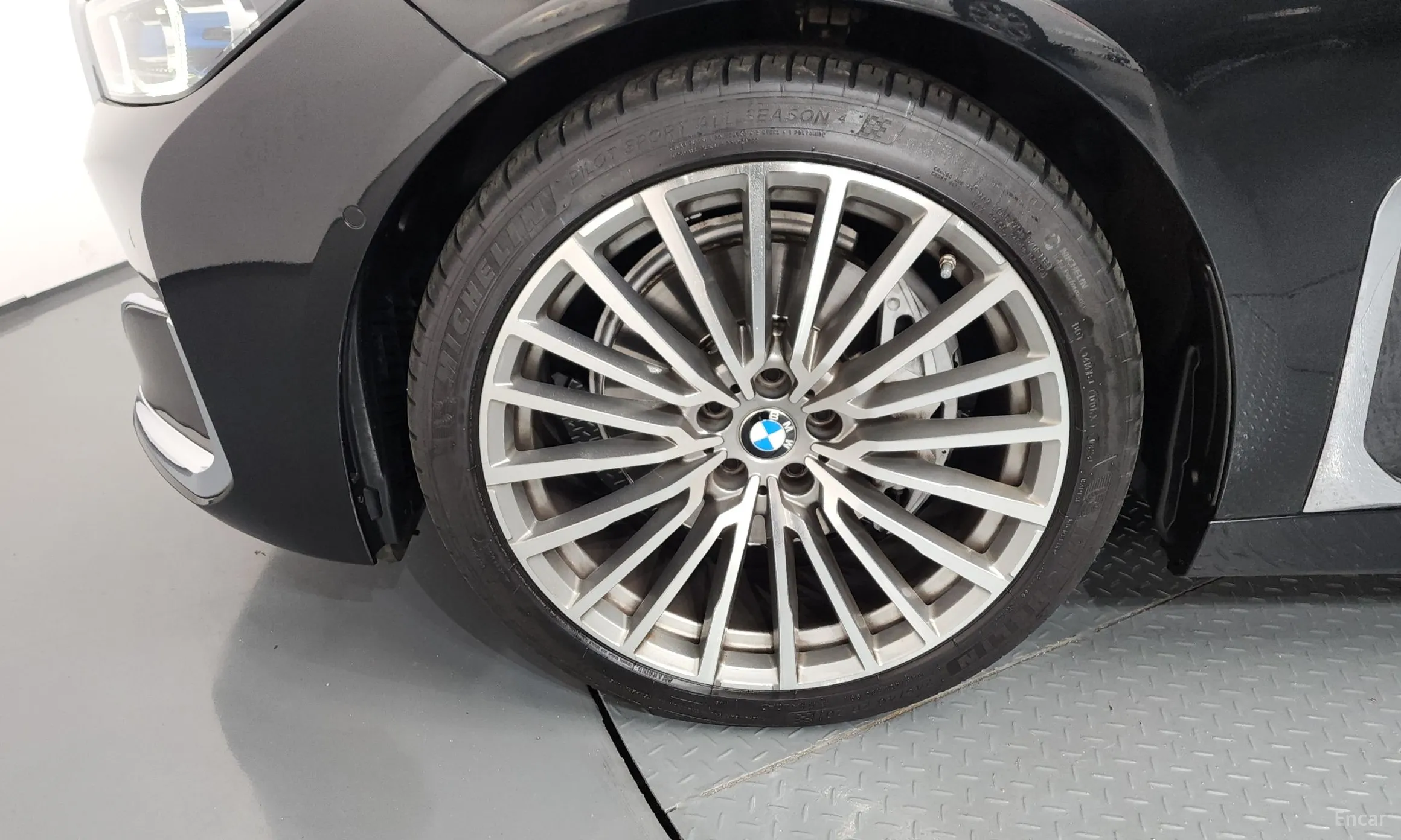 BMW 7 Series (G11) превью 5