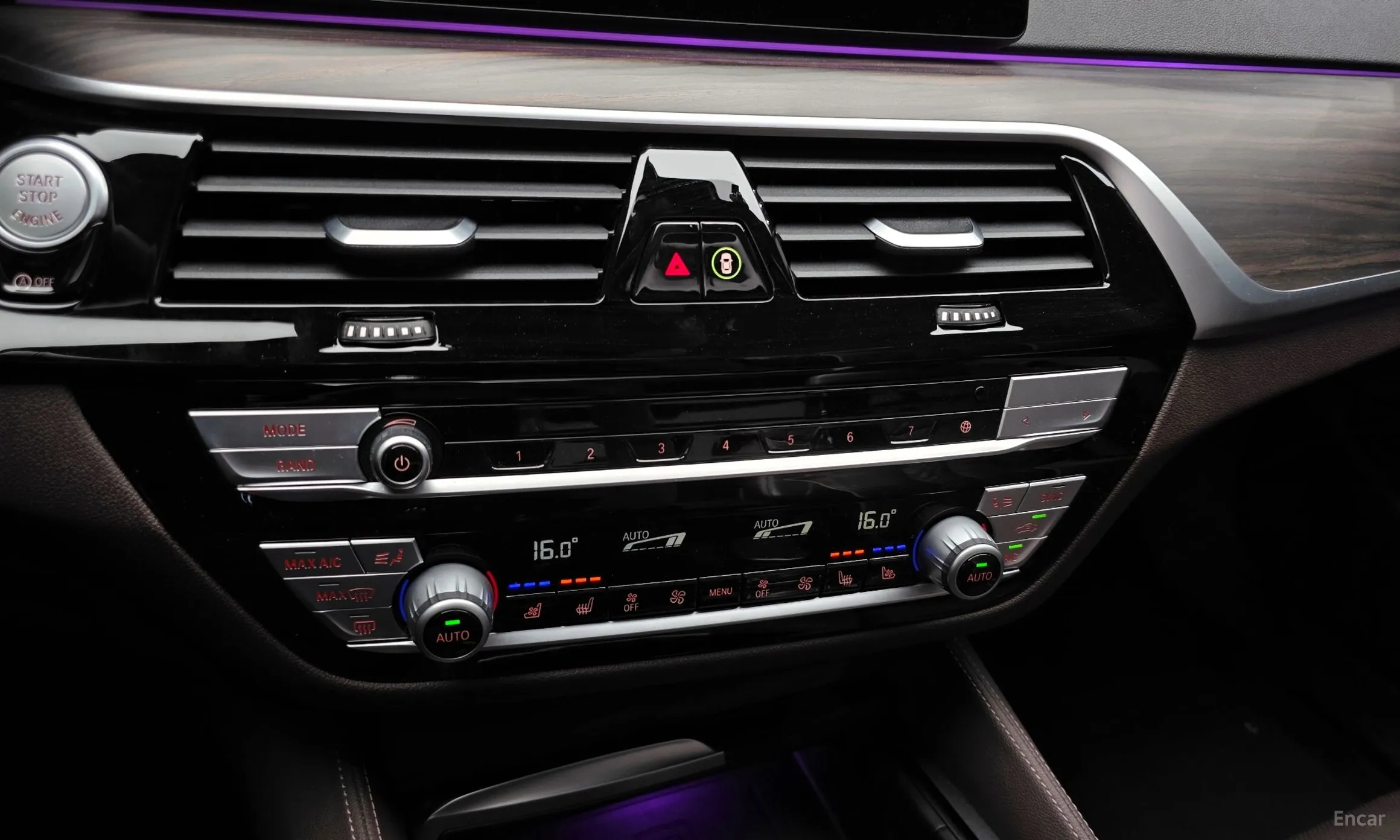 BMW 5 Series (G30) превью 17