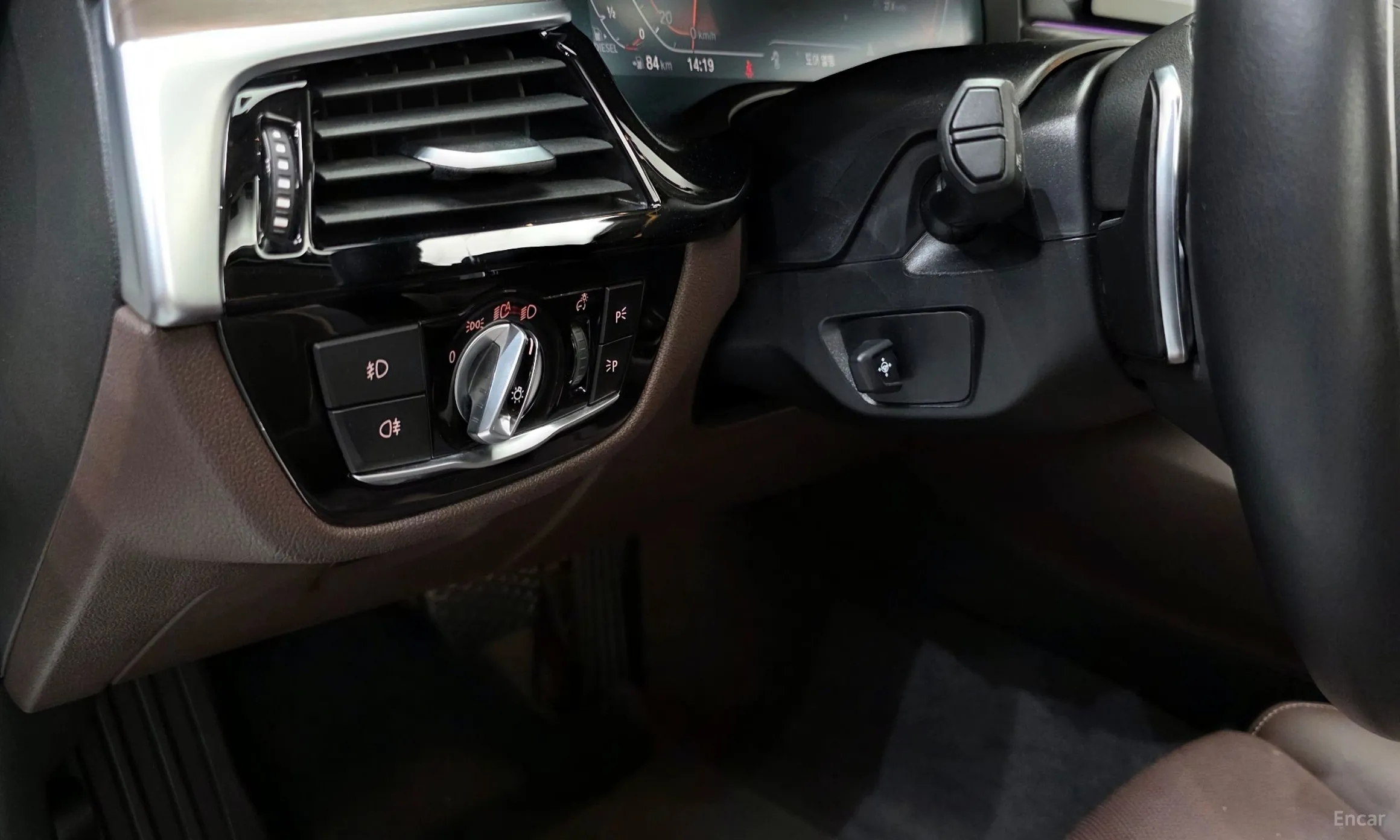BMW 5 Series (G30) превью 20