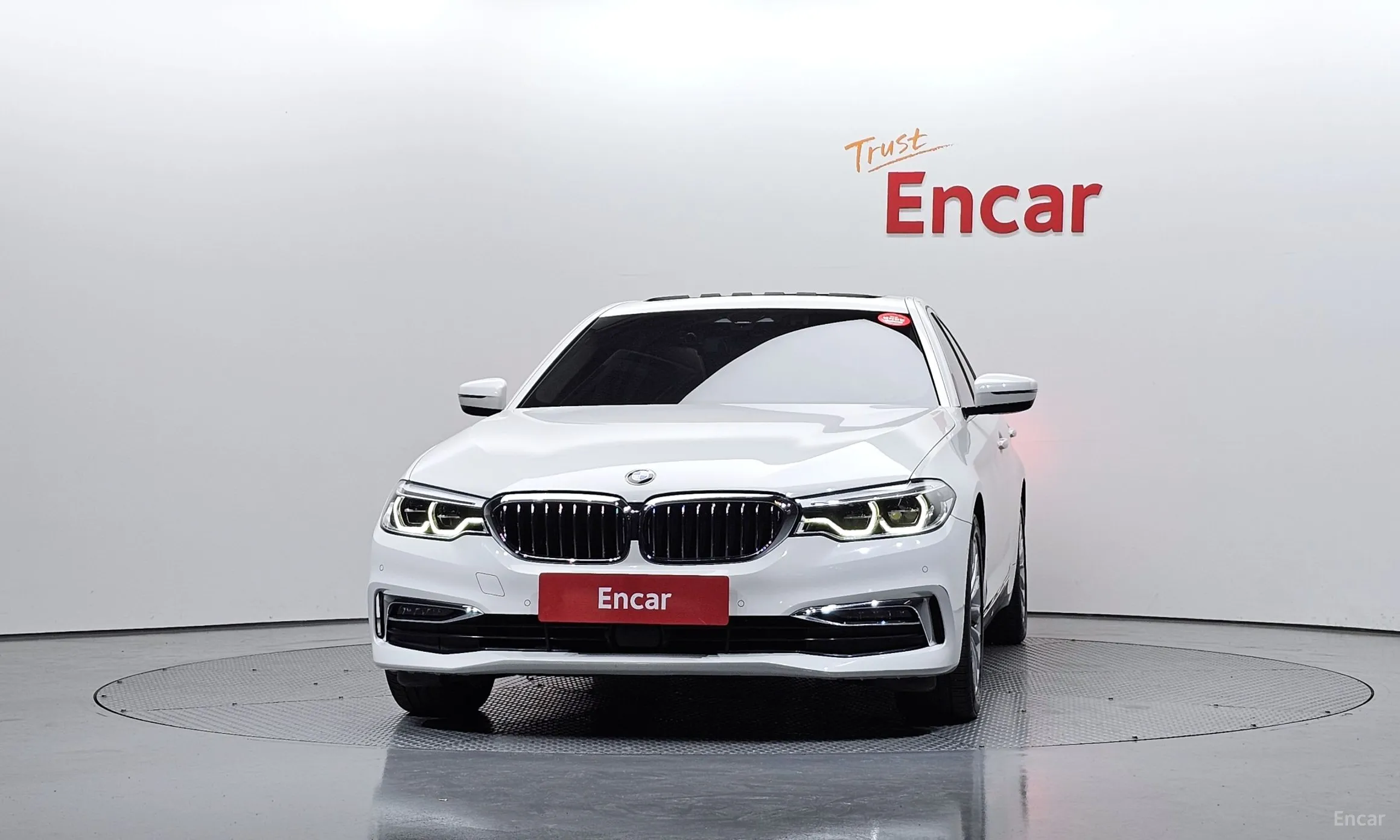 BMW 5 Series (G30) превью 3