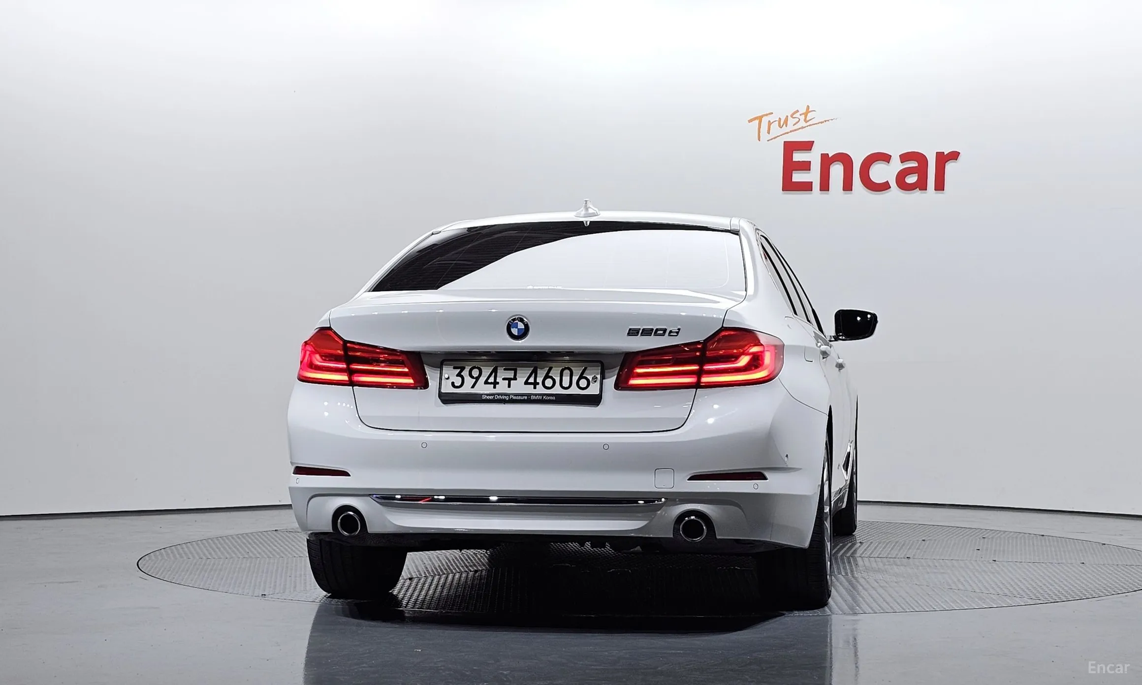 BMW 5 Series (G30) превью 4