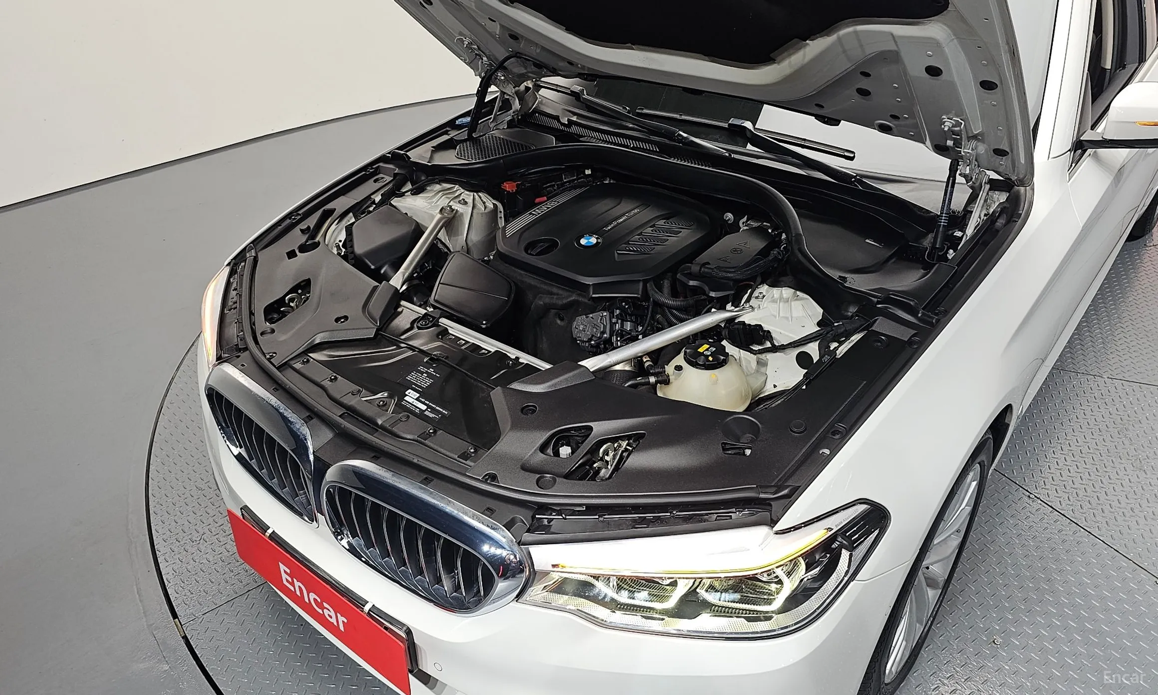 BMW 5 Series (G30) превью 6