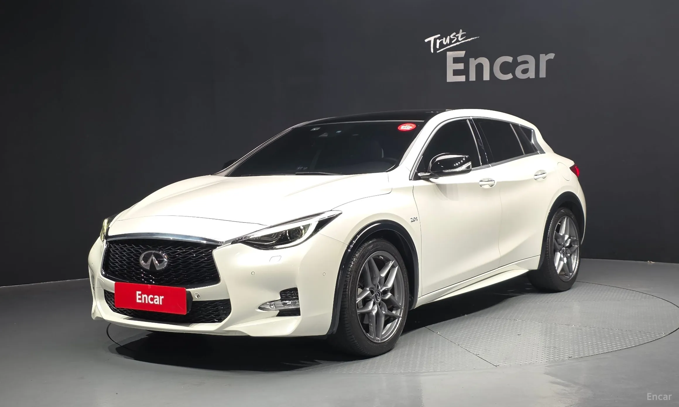 Infiniti Q30