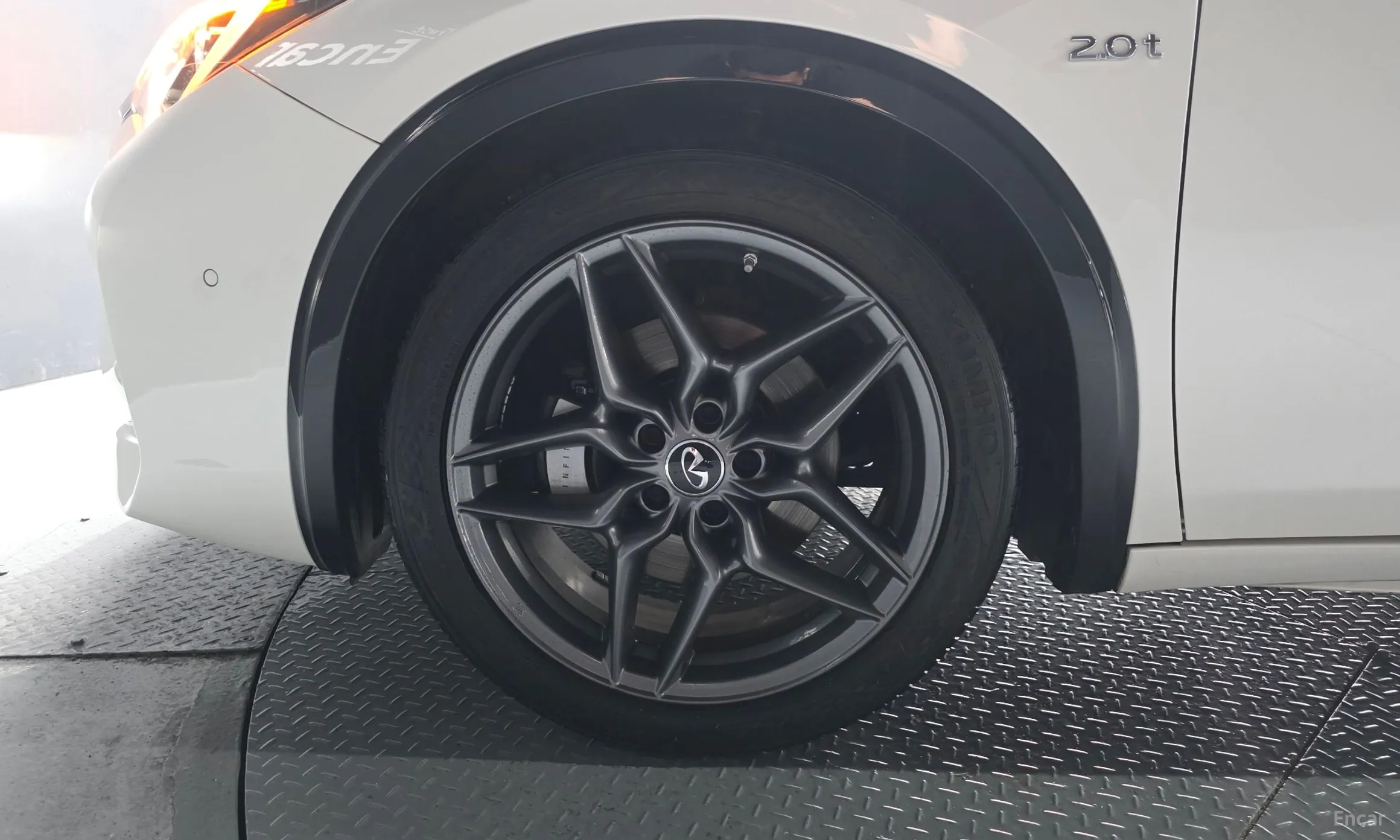 Infiniti Q30 превью 5