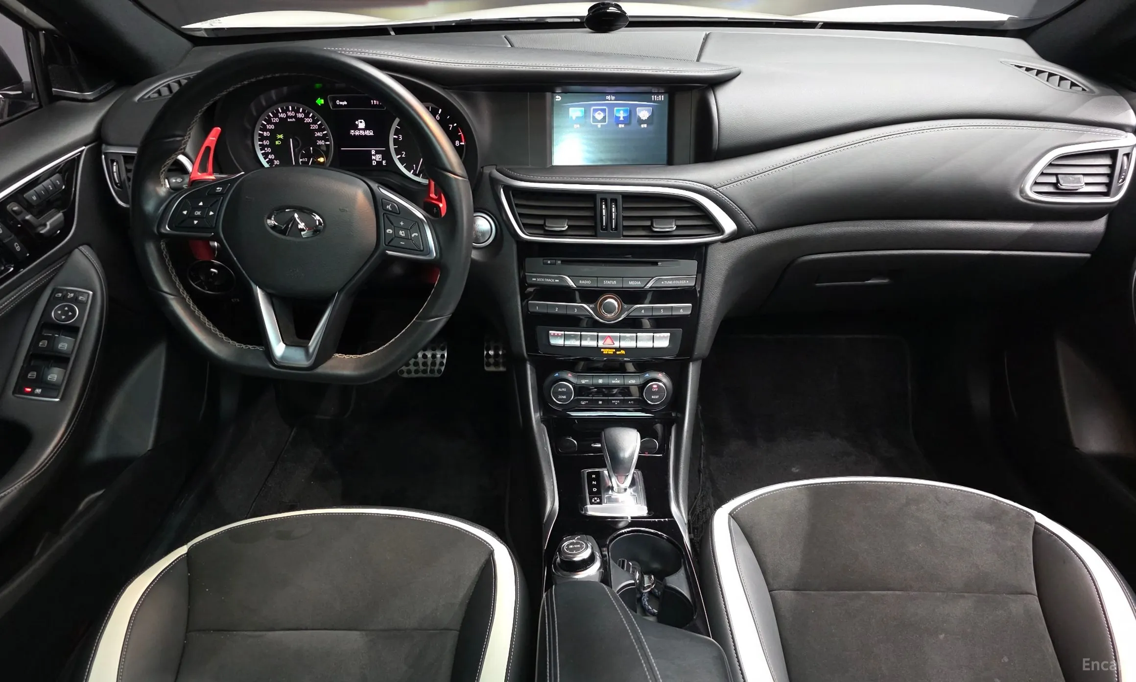 Infiniti Q30 превью 7