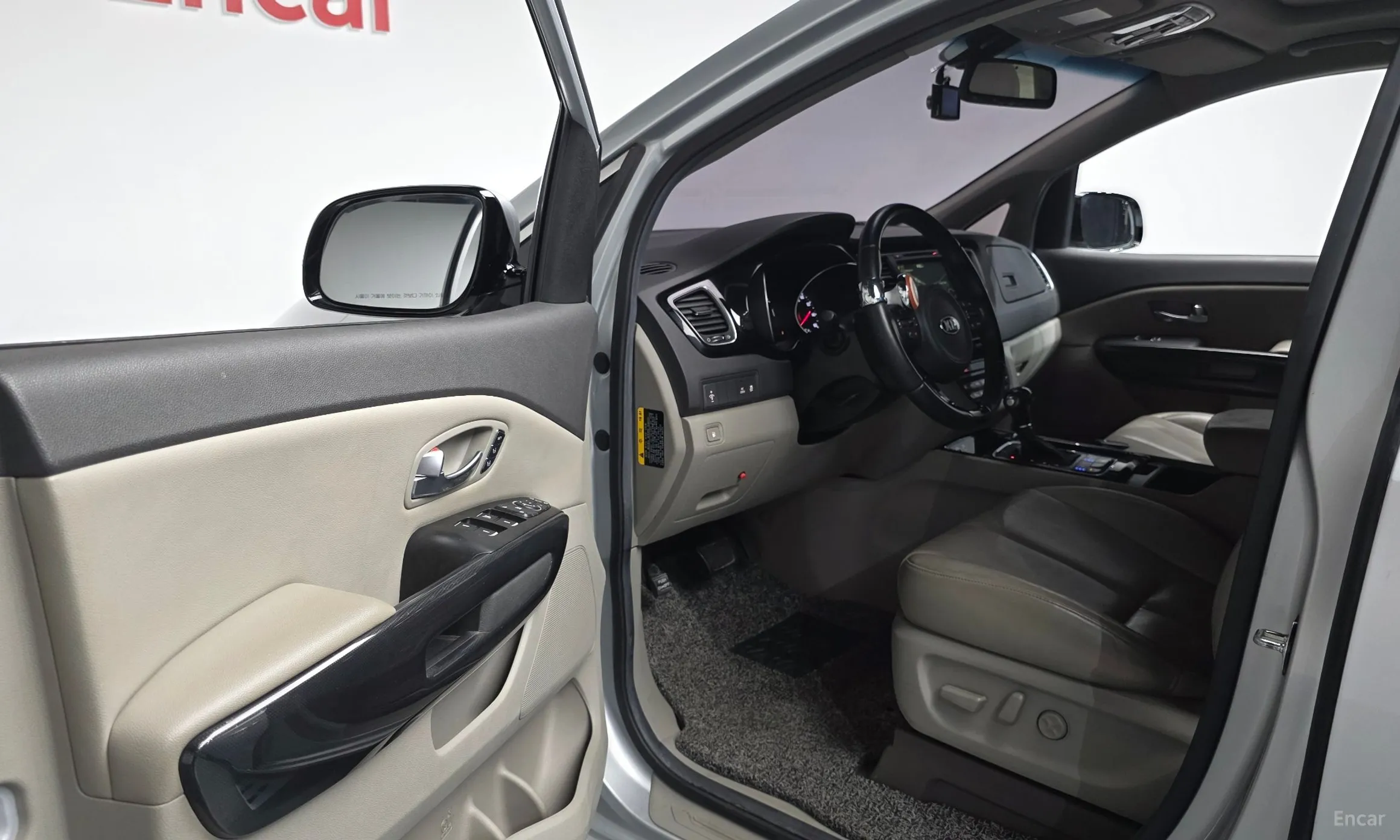 Kia Carnival превью 10