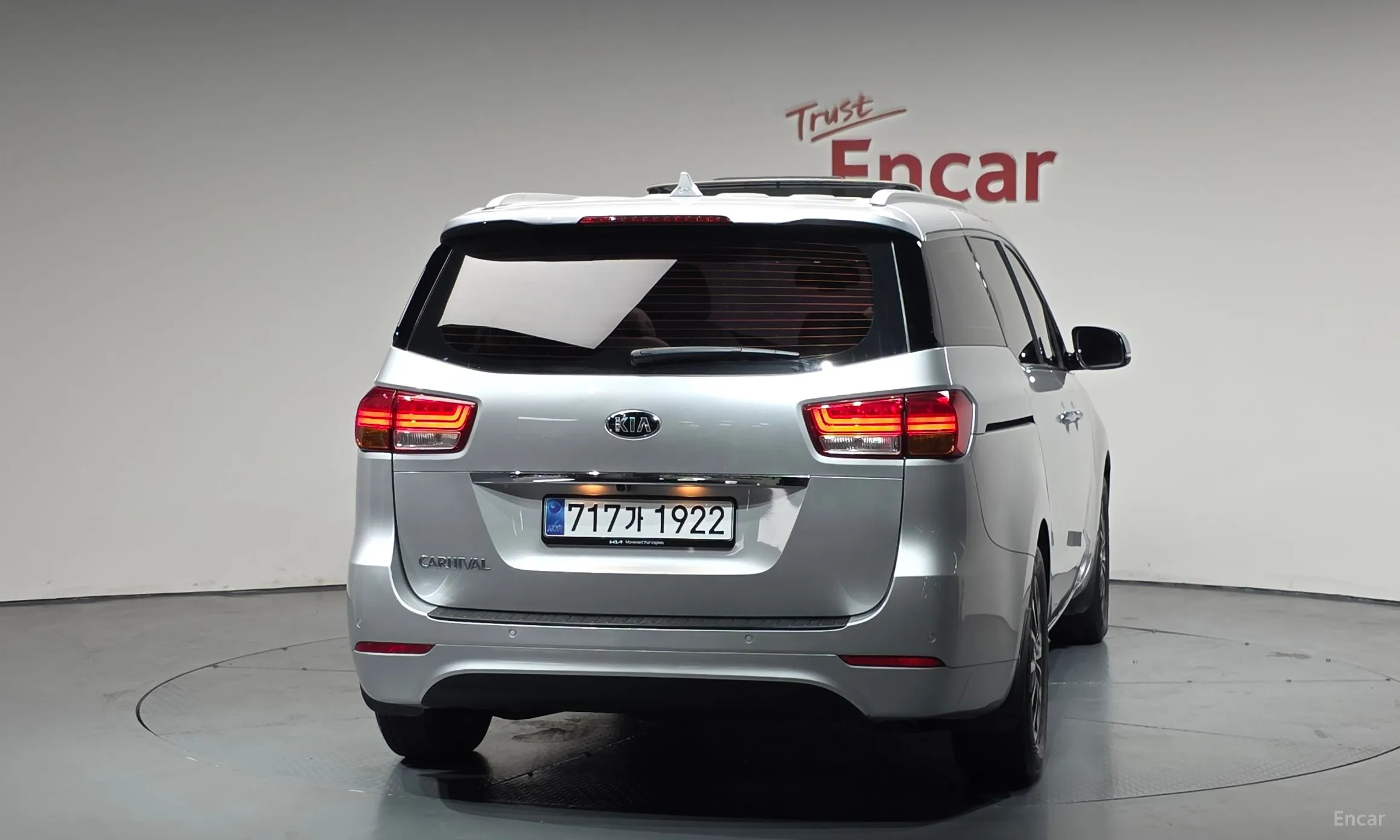 Kia Carnival превью 4