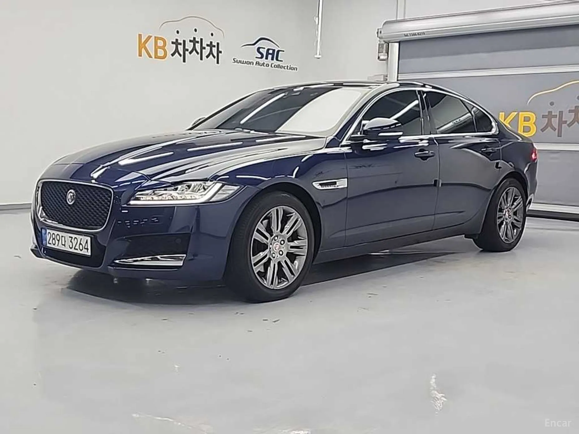 Jaguar XF (x260)