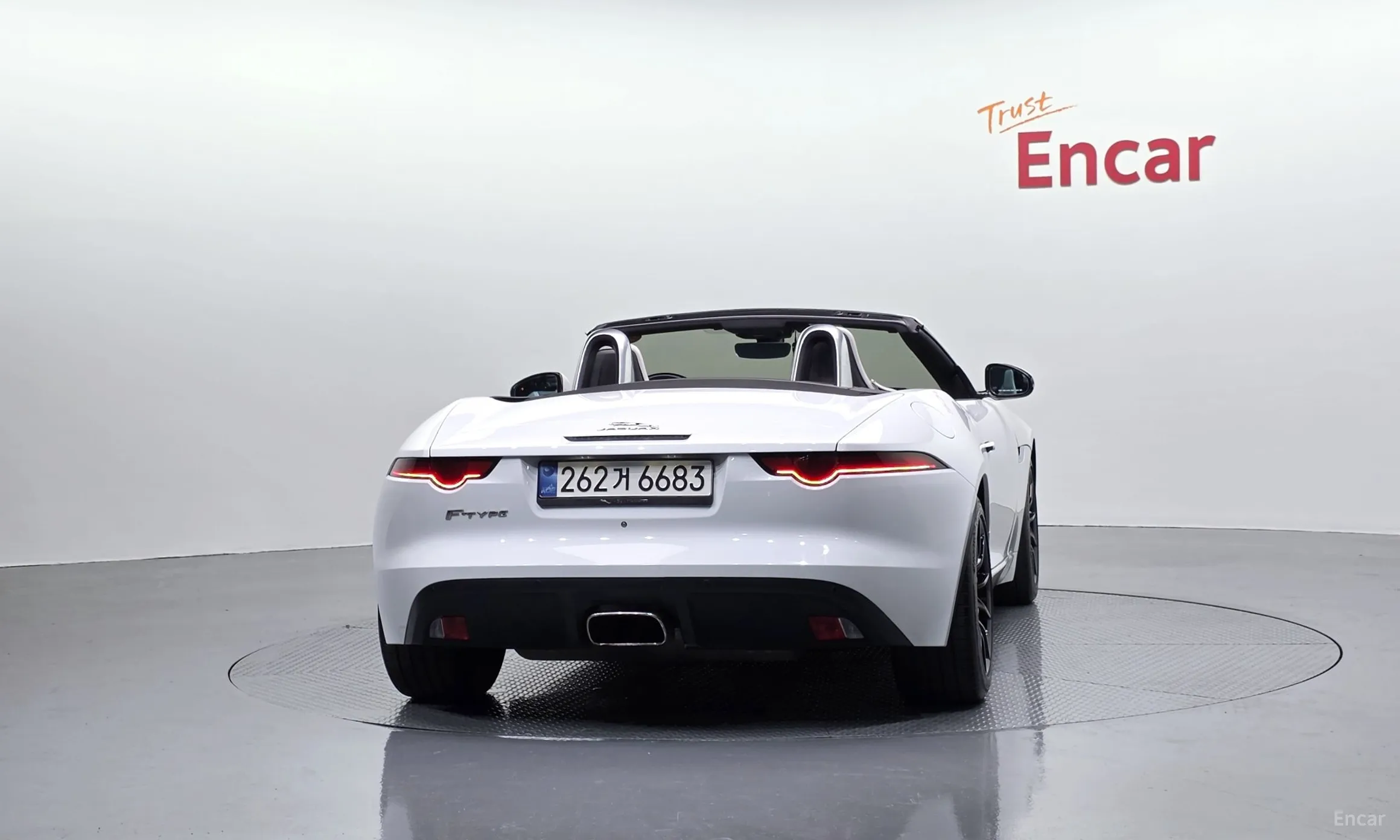Jaguar F-TYPE превью 4