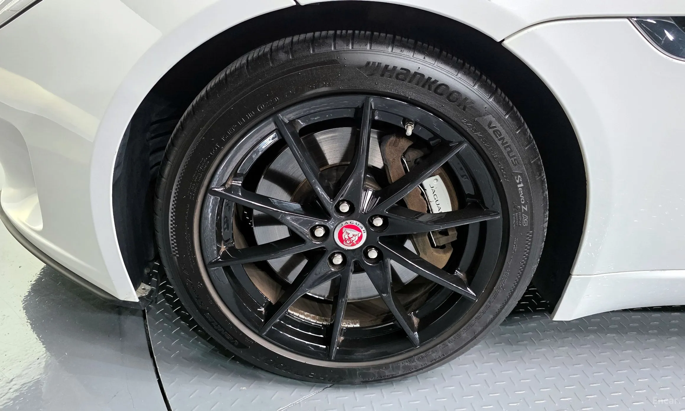 Jaguar F-TYPE превью 5