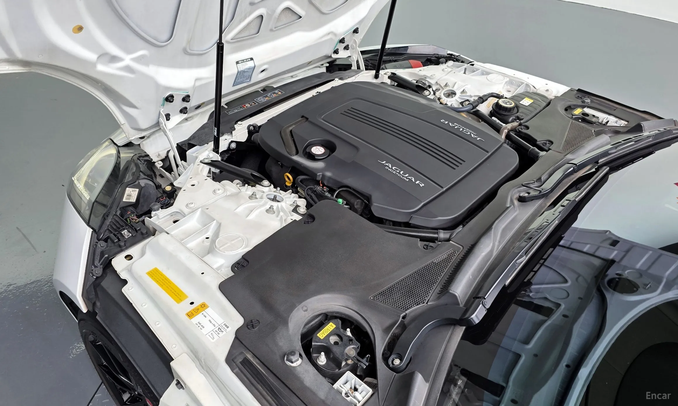 Jaguar F-TYPE превью 6