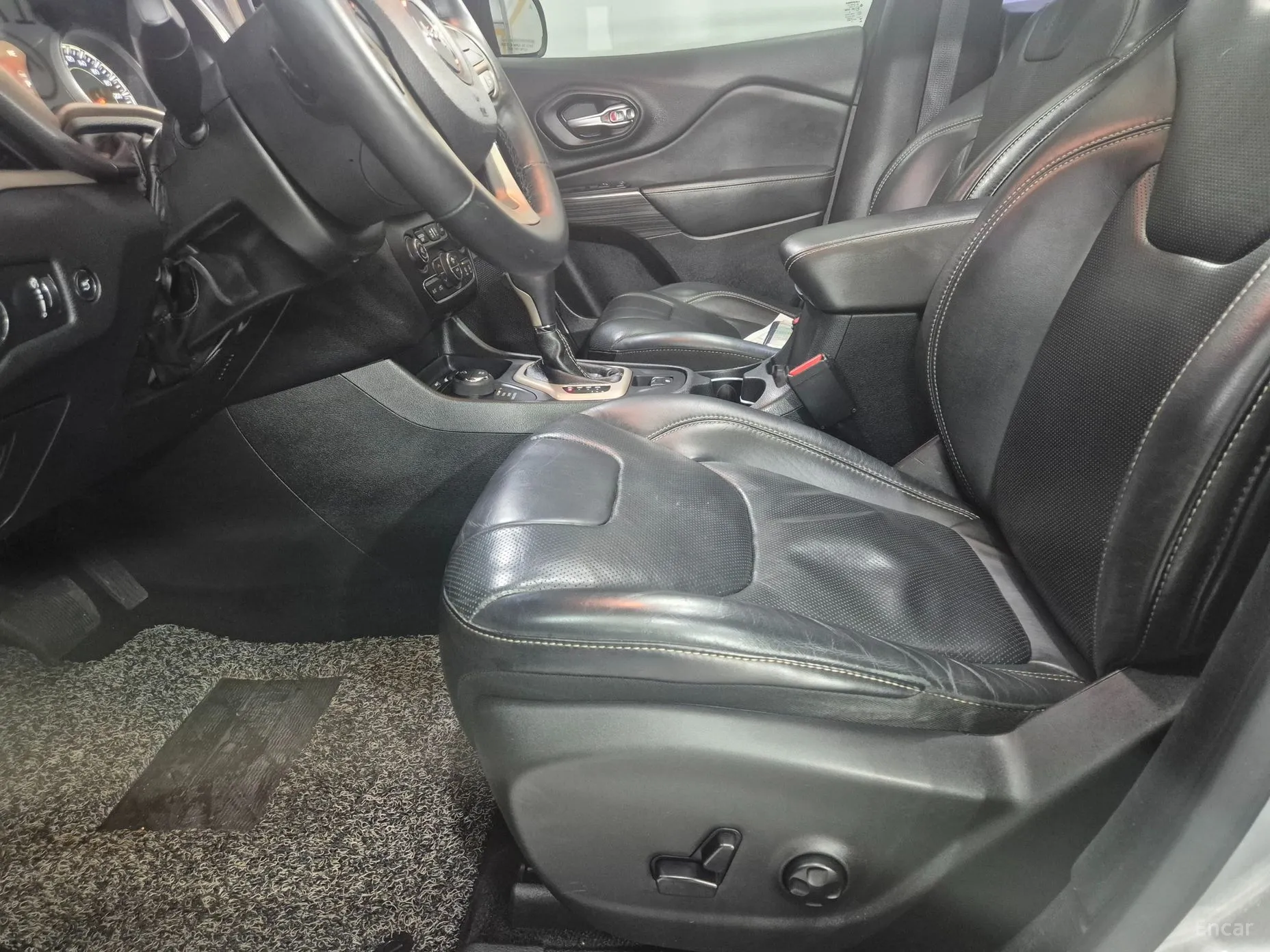 Jeep Grand Cherokee превью 15