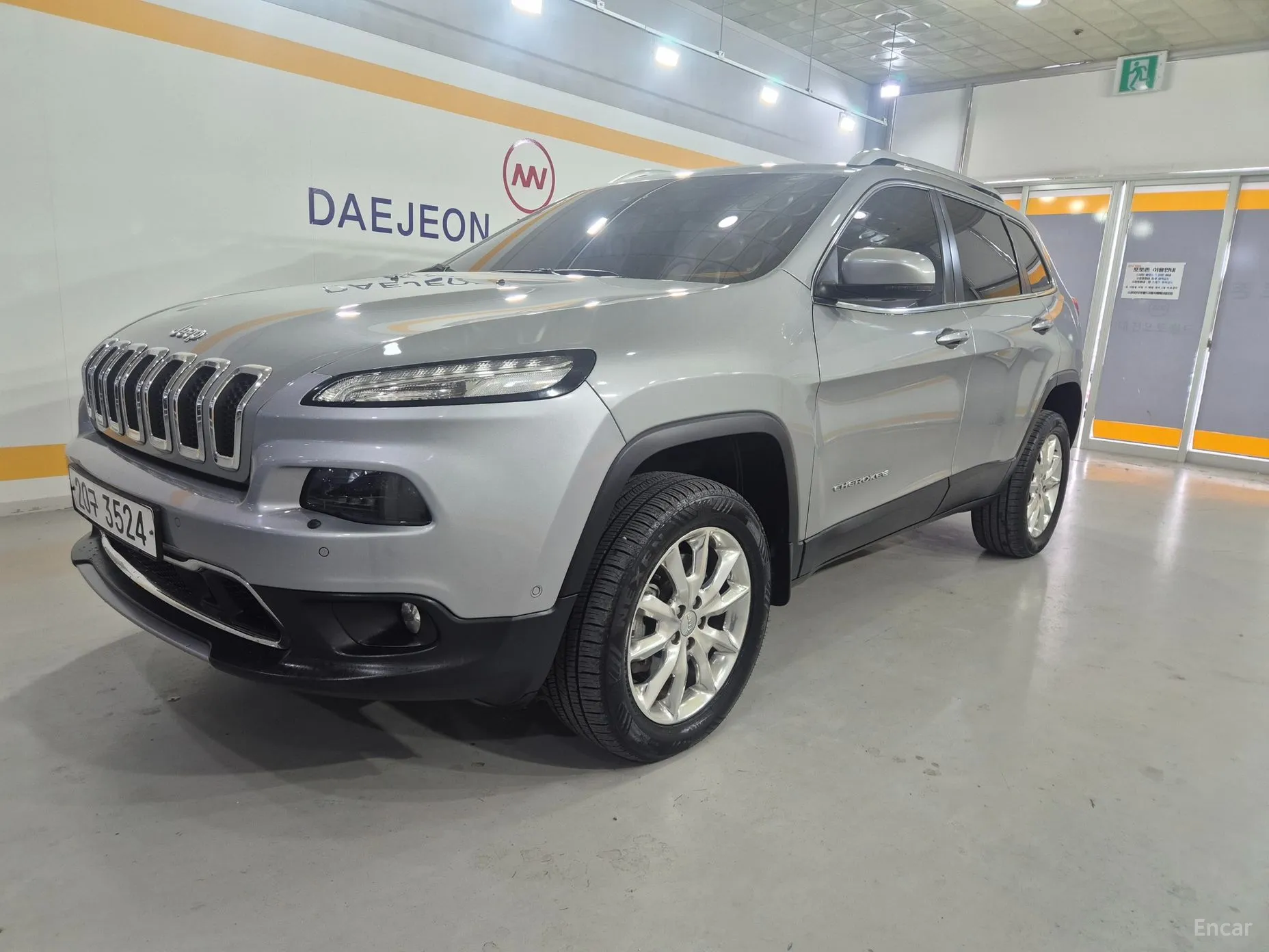 Jeep Grand Cherokee превью 2