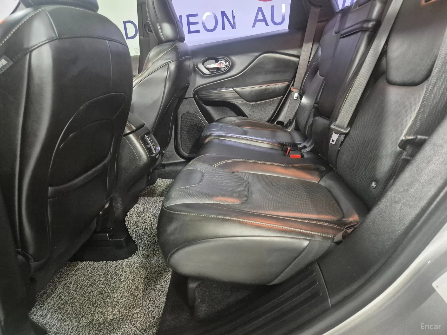 Jeep Grand Cherokee превью 16