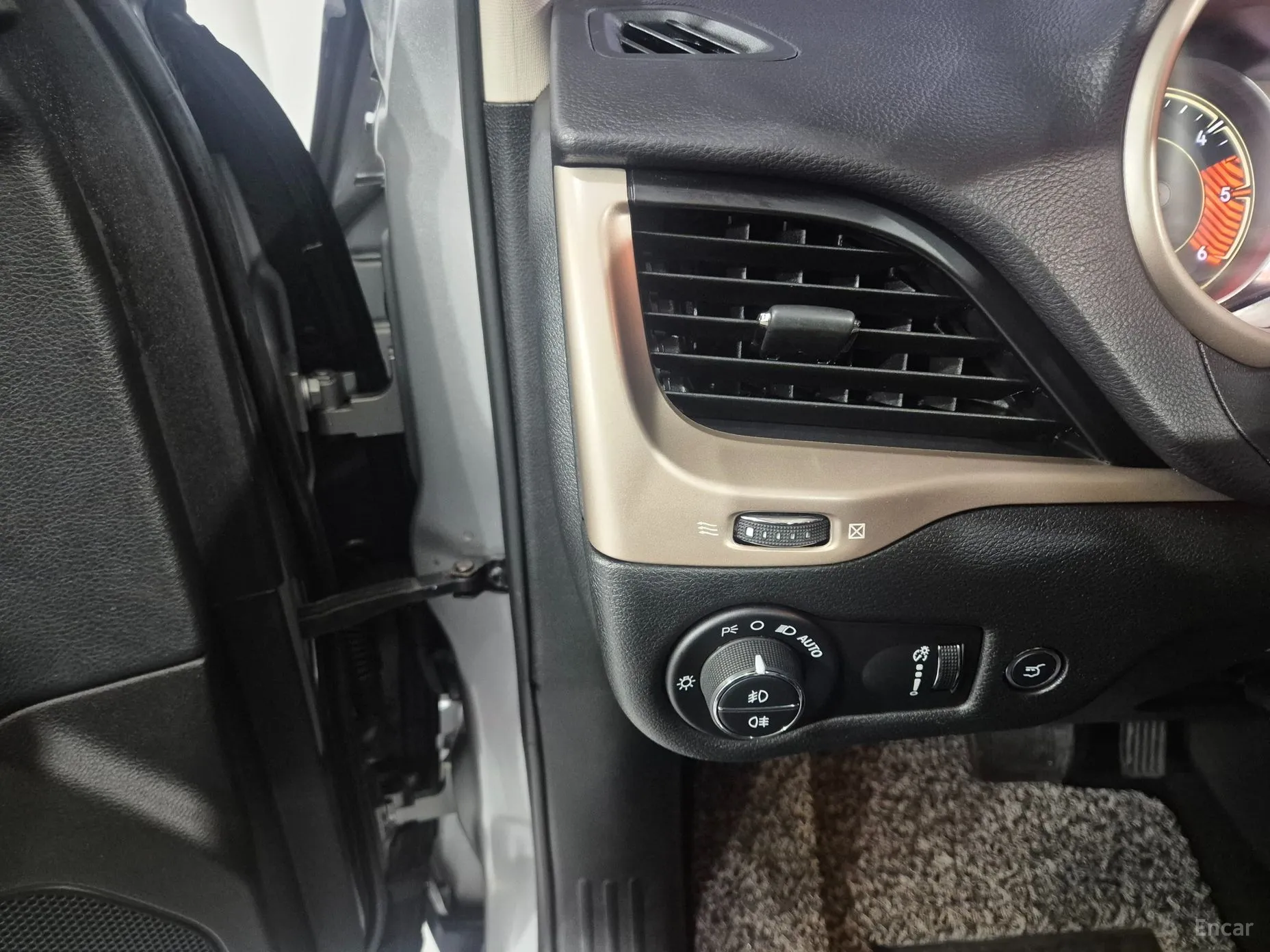 Jeep Grand Cherokee превью 19