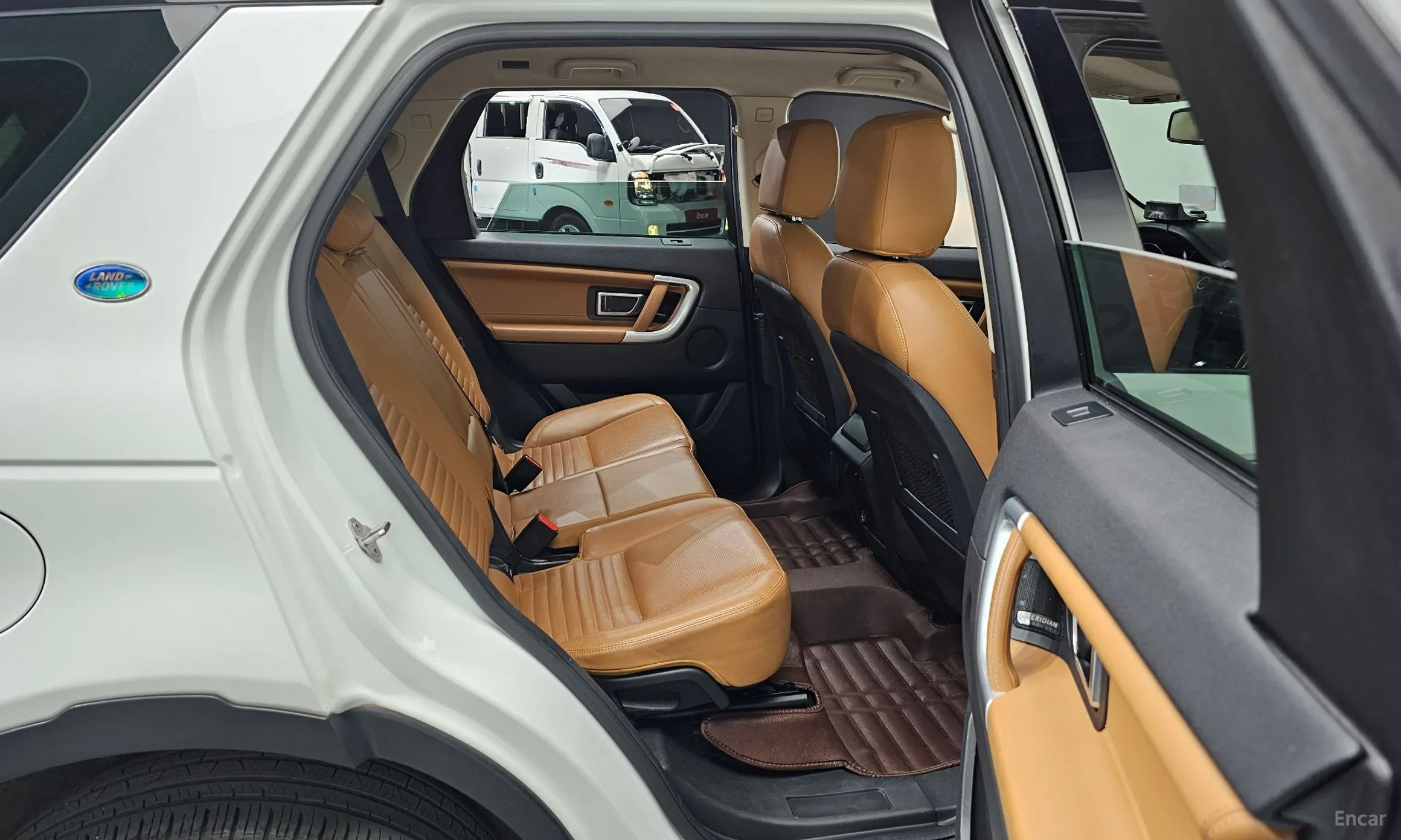 Land Rover Discovery Sports превью 11