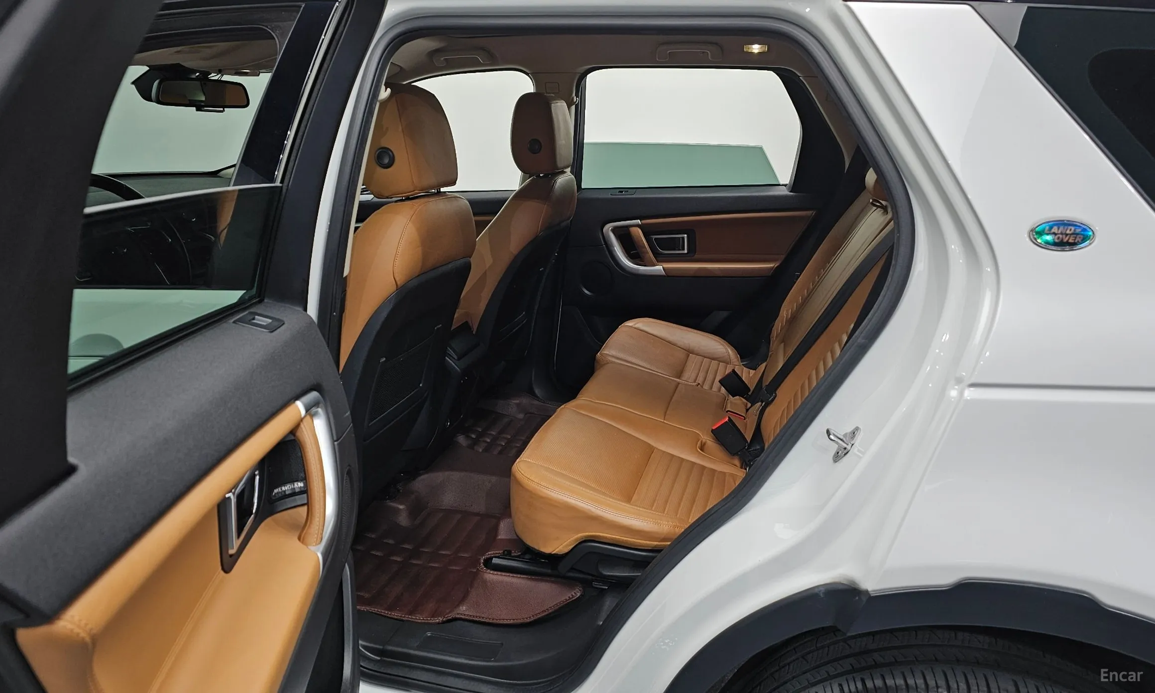 Land Rover Discovery Sports превью 12