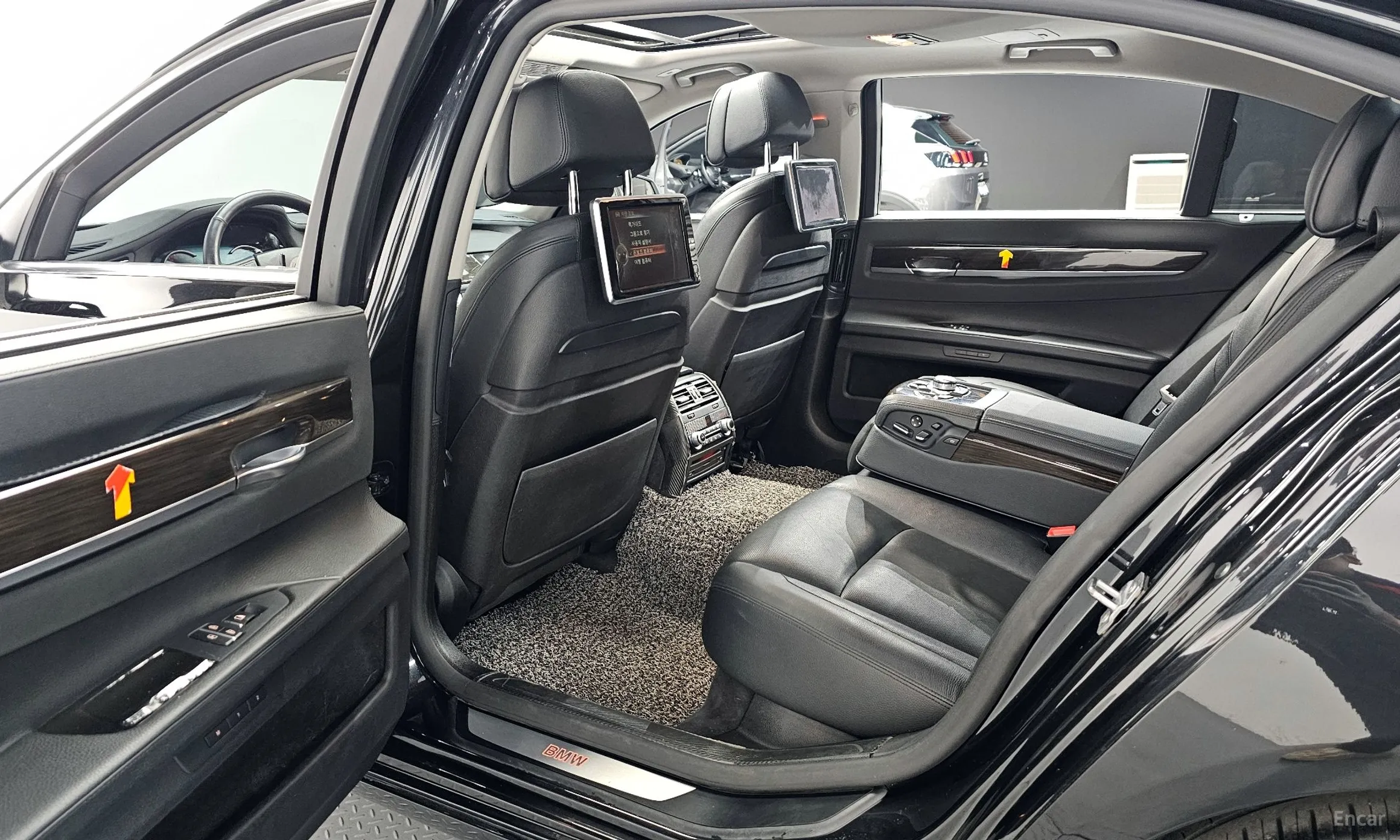 BMW 7 Series (F01) превью 11
