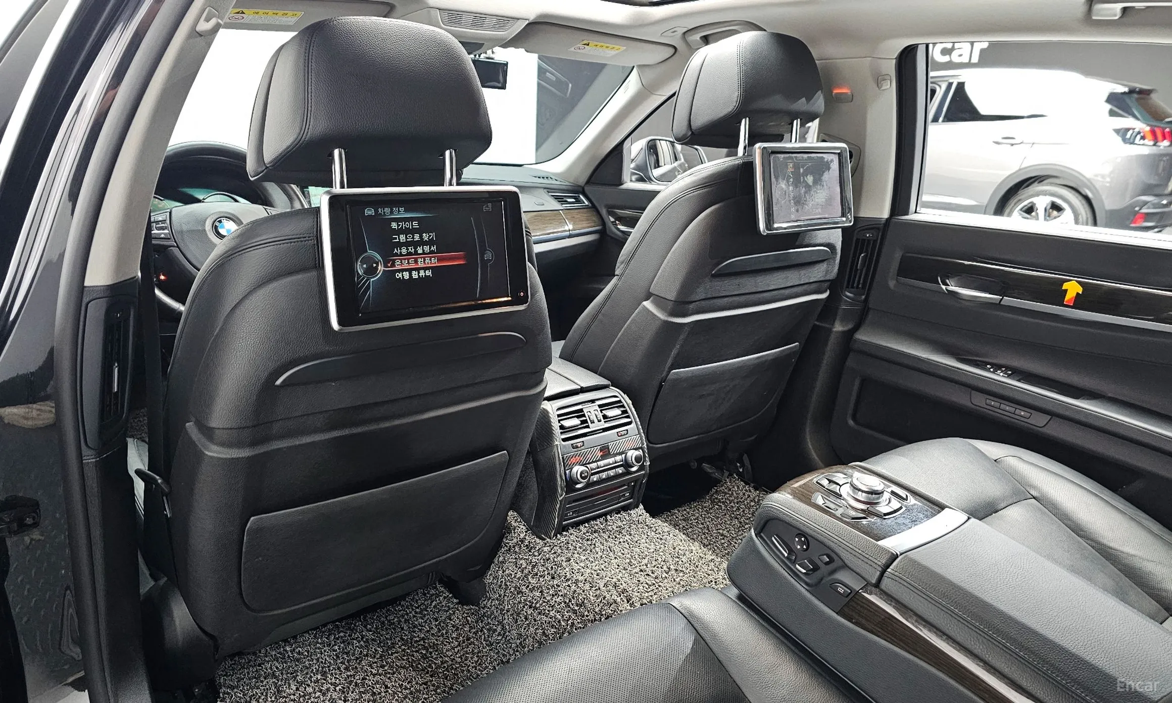 BMW 7 Series (F01) превью 12