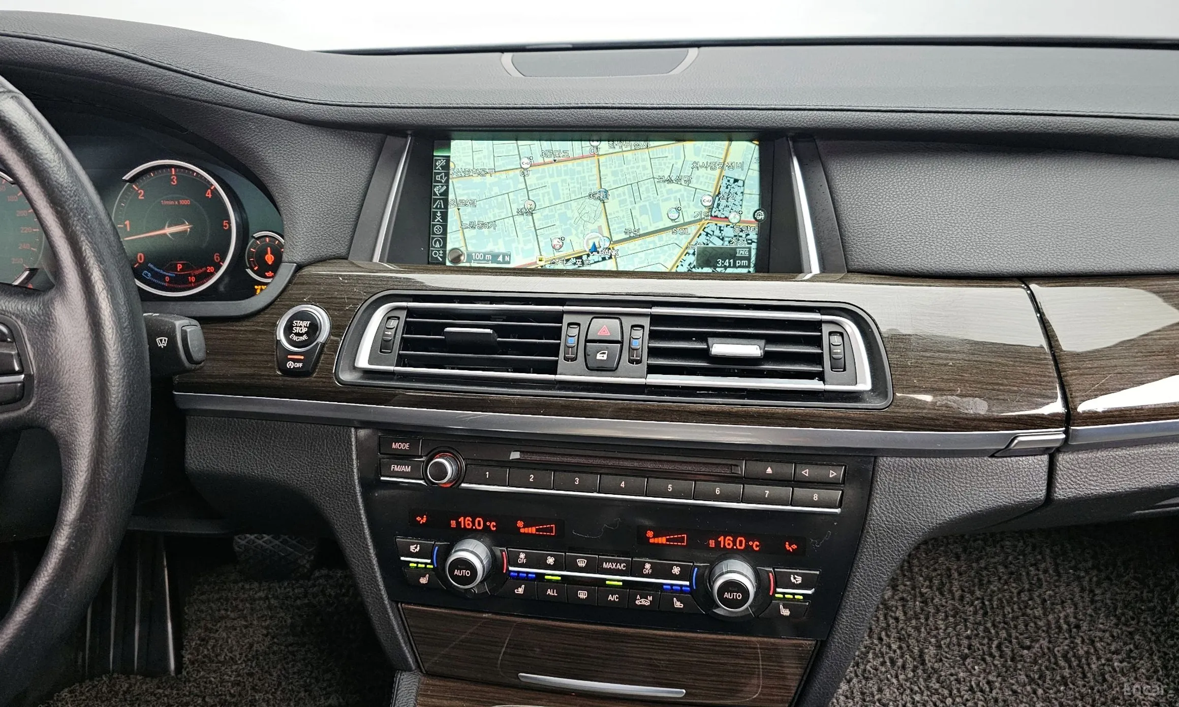 BMW 7 Series (F01) превью 14