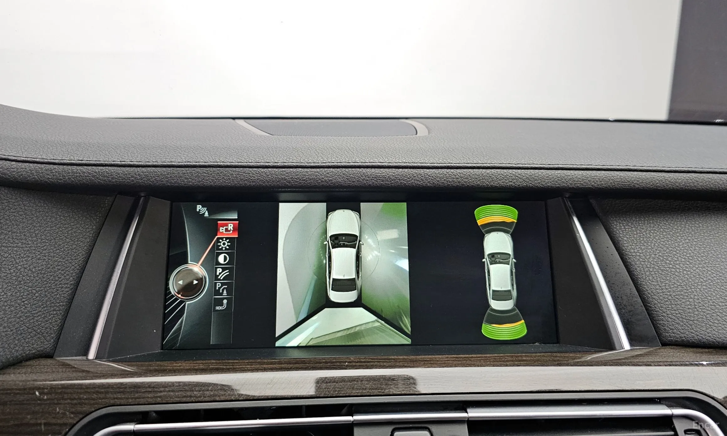 BMW 7 Series (F01) превью 15