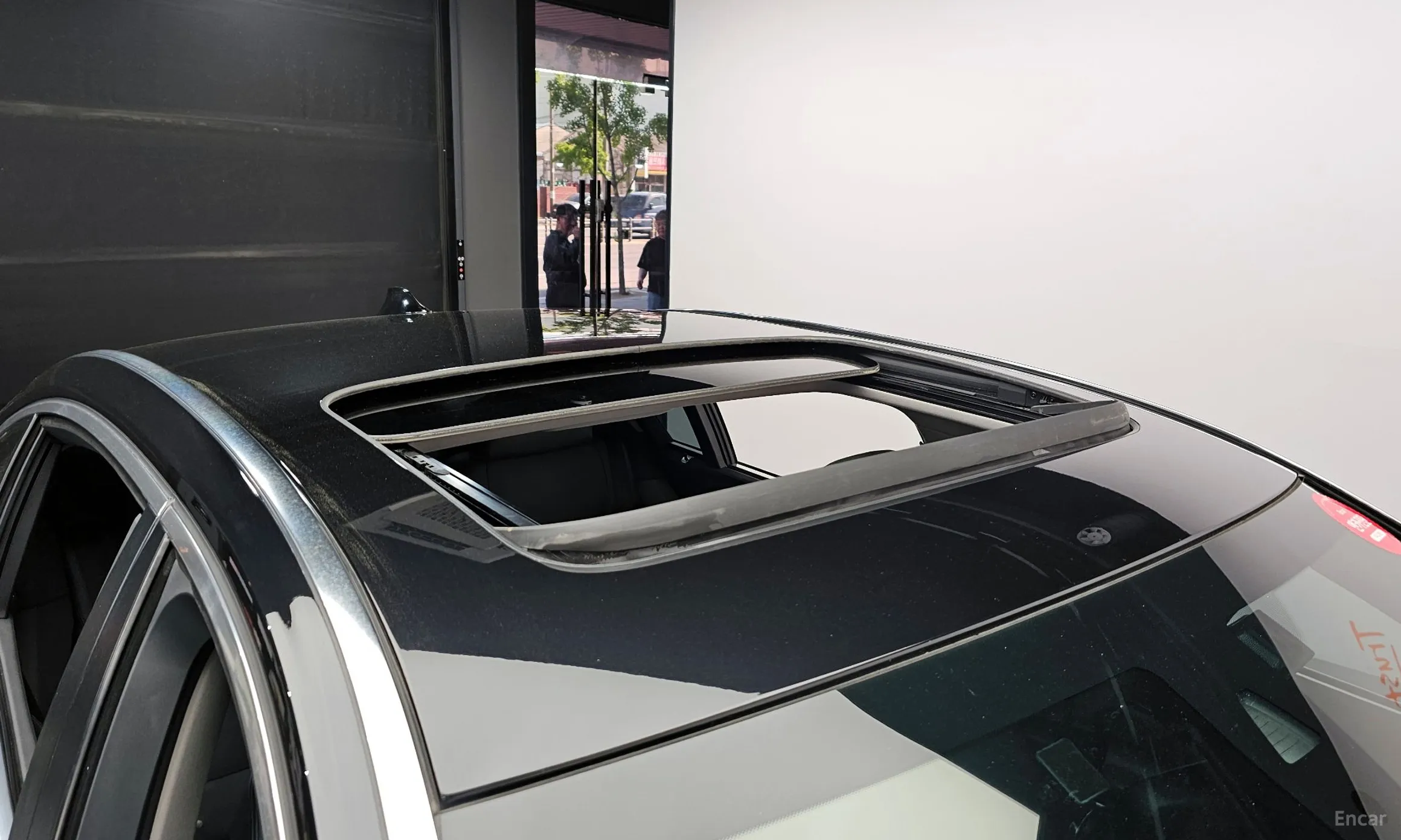 BMW 7 Series (F01) превью 19