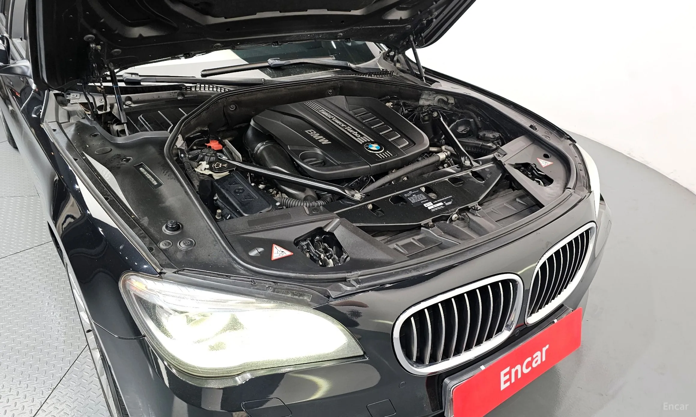 BMW 7 Series (F01) превью 6