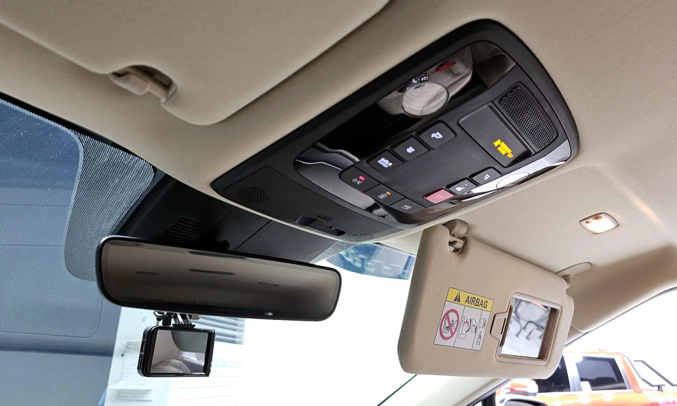Kia Carnival Gen 4 превью 19