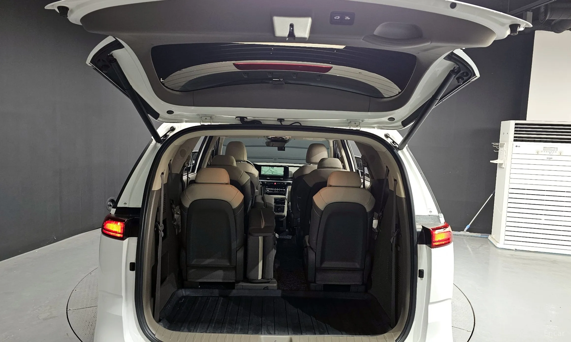 Kia Carnival Gen 4 превью 20