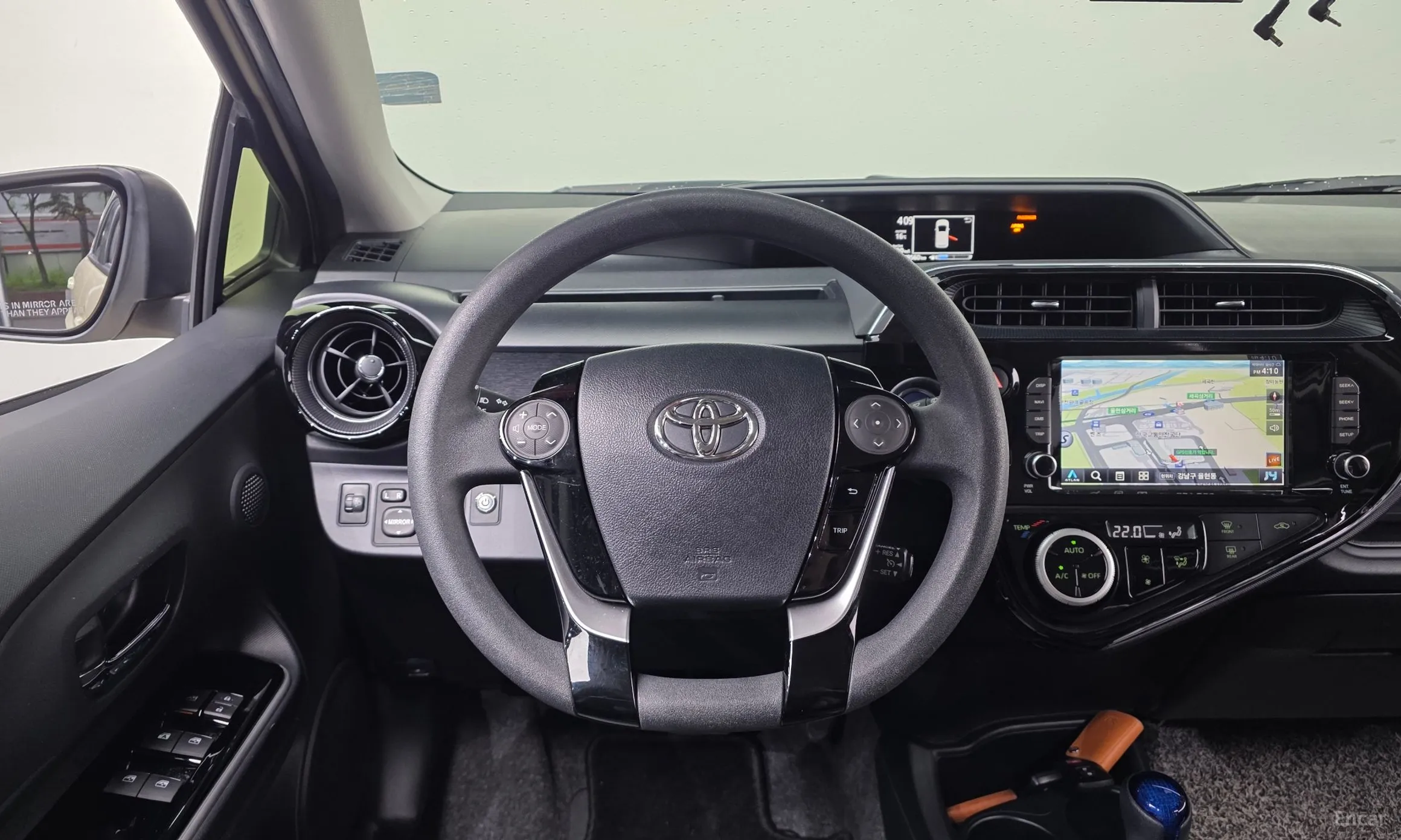 Toyota Prius C превью 13