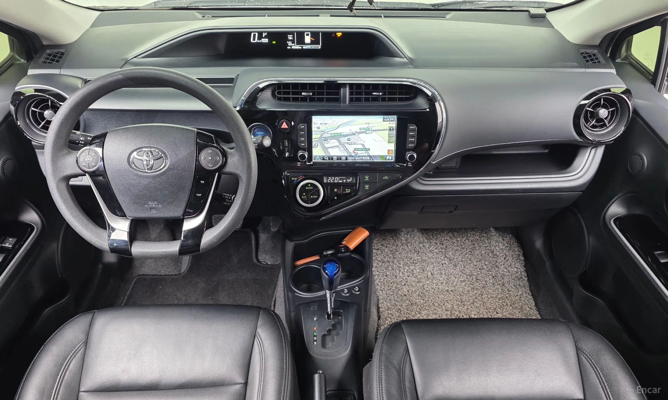 Toyota Prius C превью 7