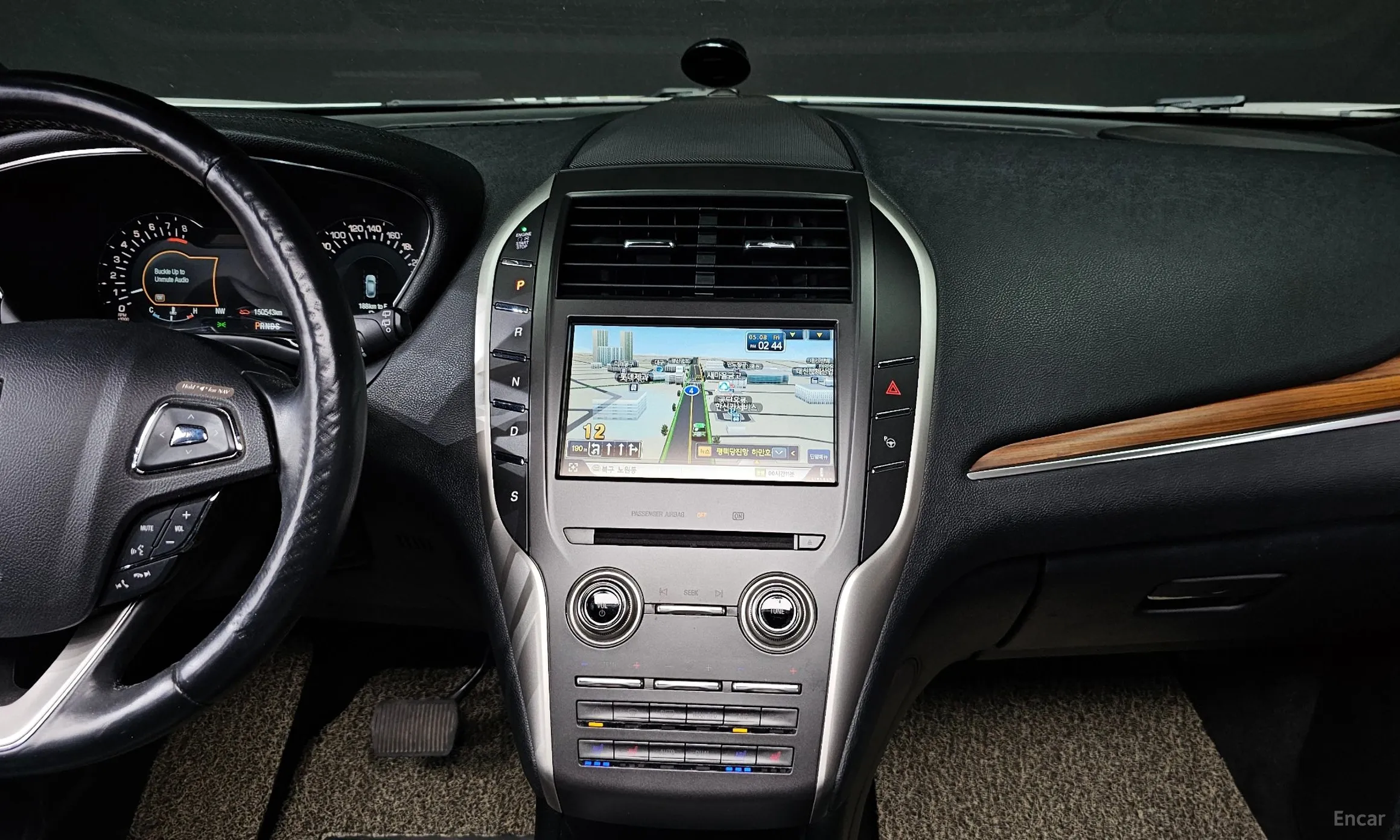 Lincoln MKC превью 14