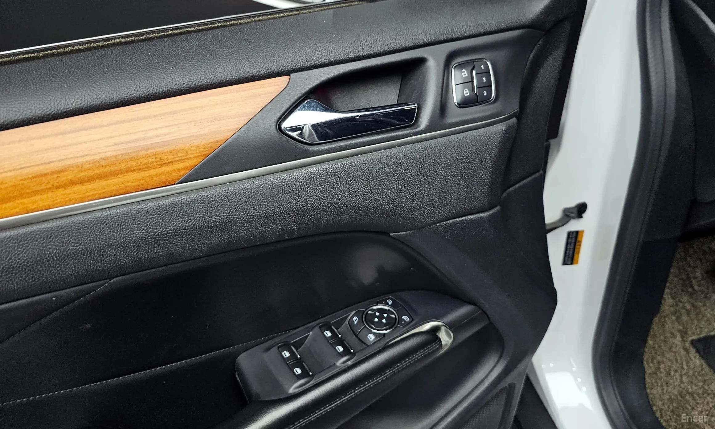 Lincoln MKC превью 15