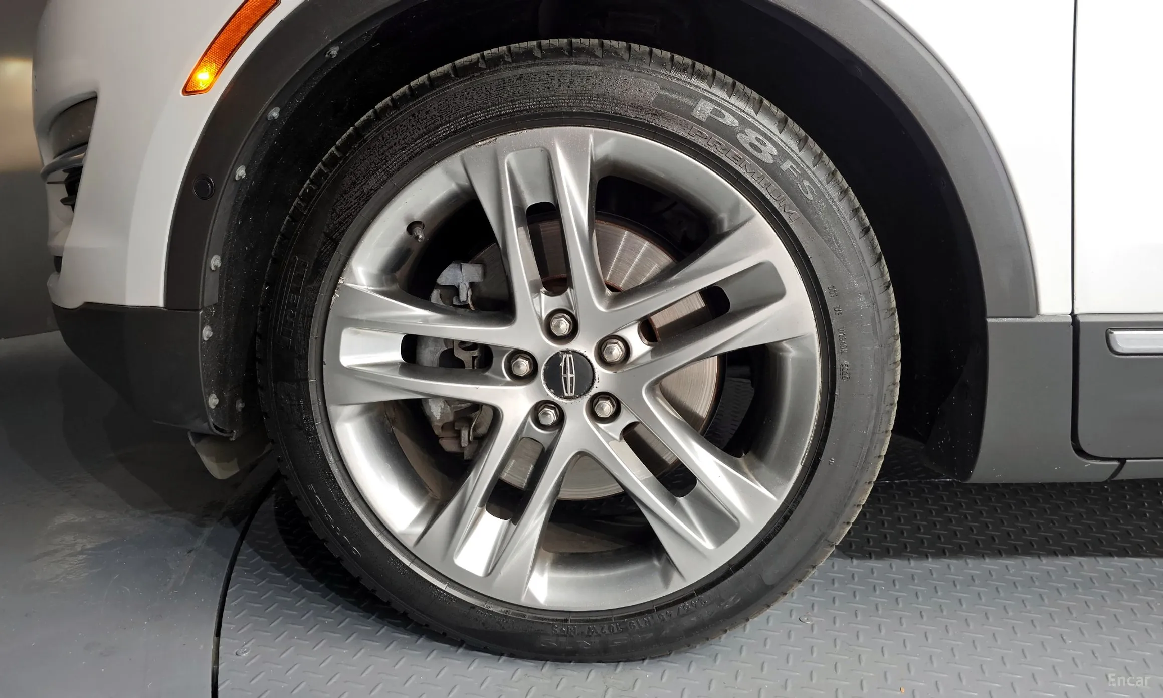 Lincoln MKC превью 5