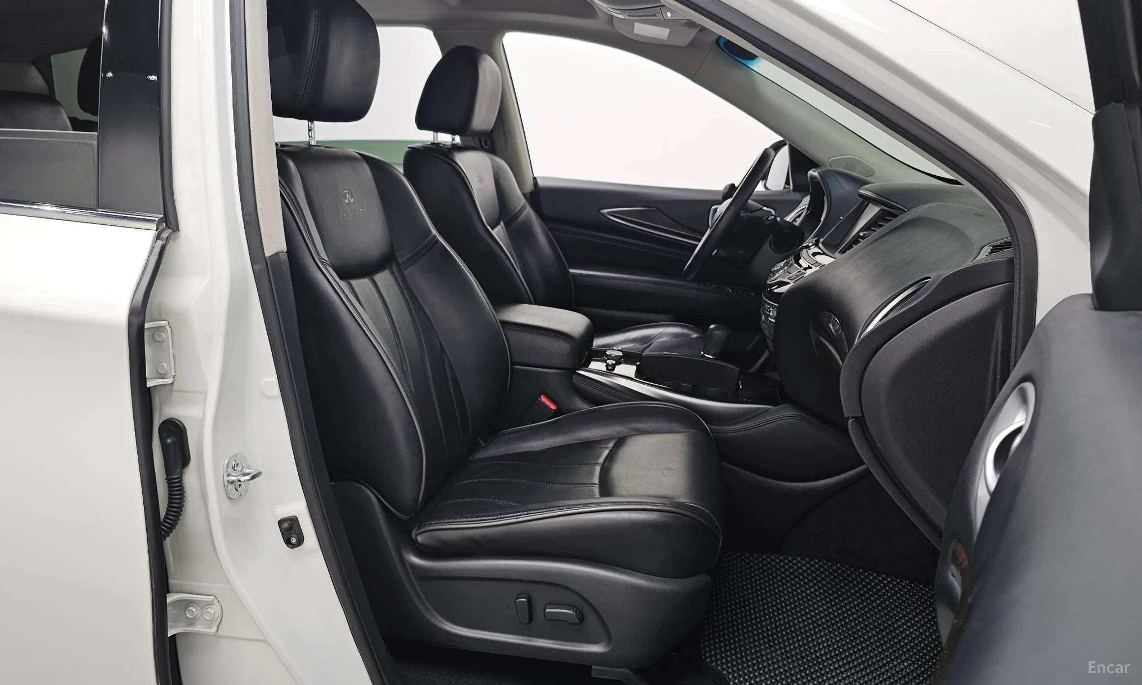 Infiniti QX60 превью 11